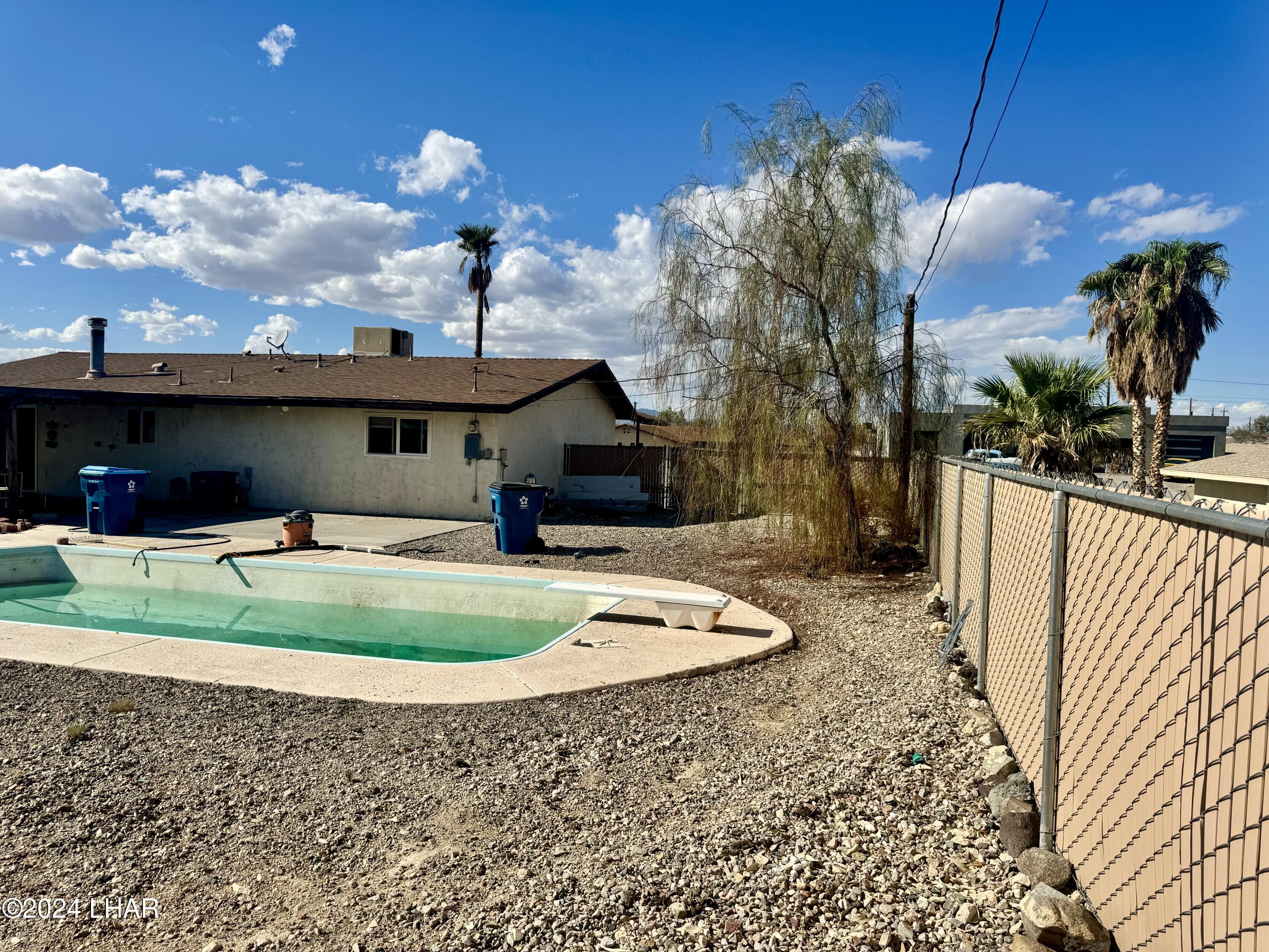 2698 Holiday Dr