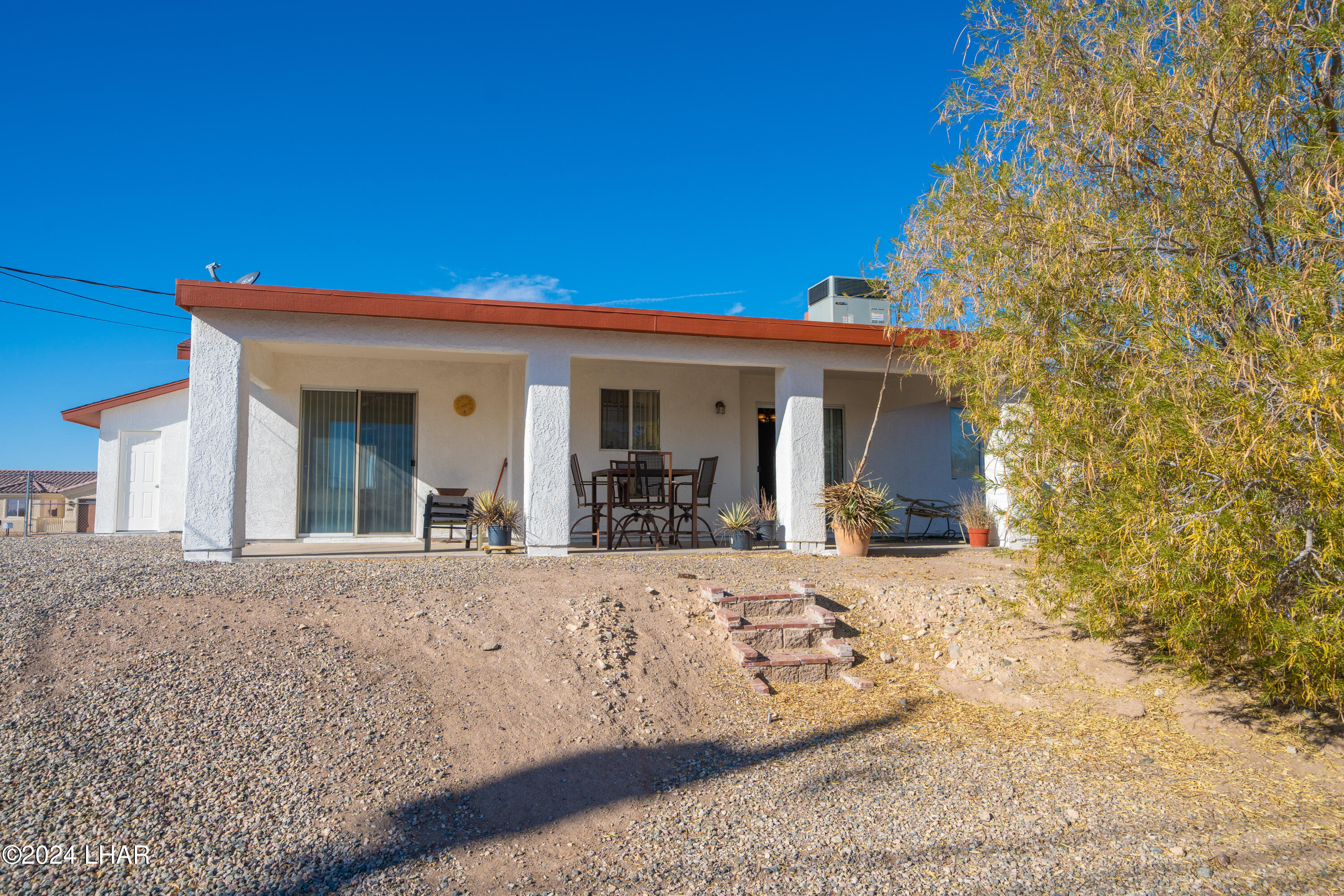 3270 Iroquois Dr