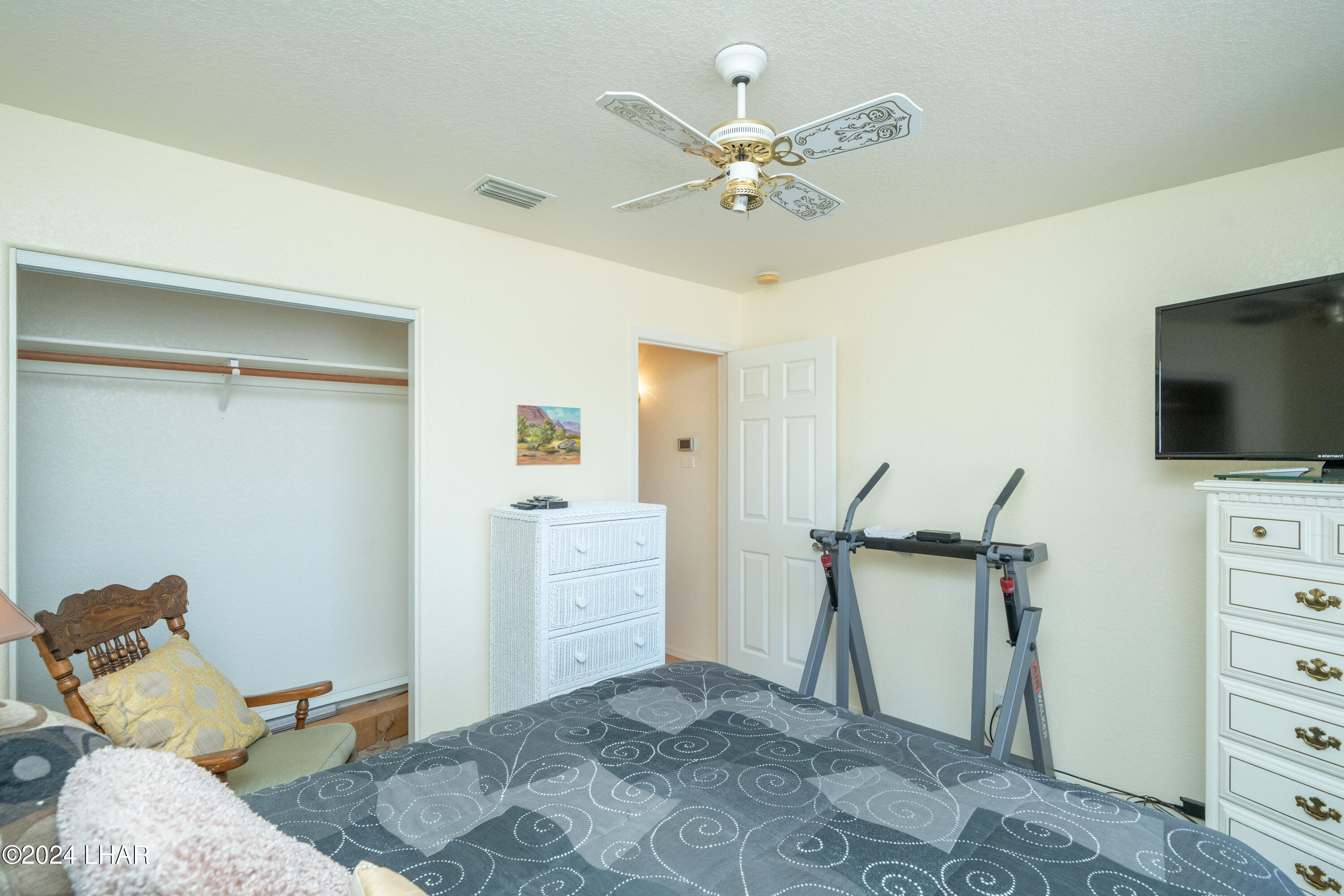 3270 Iroquois Dr