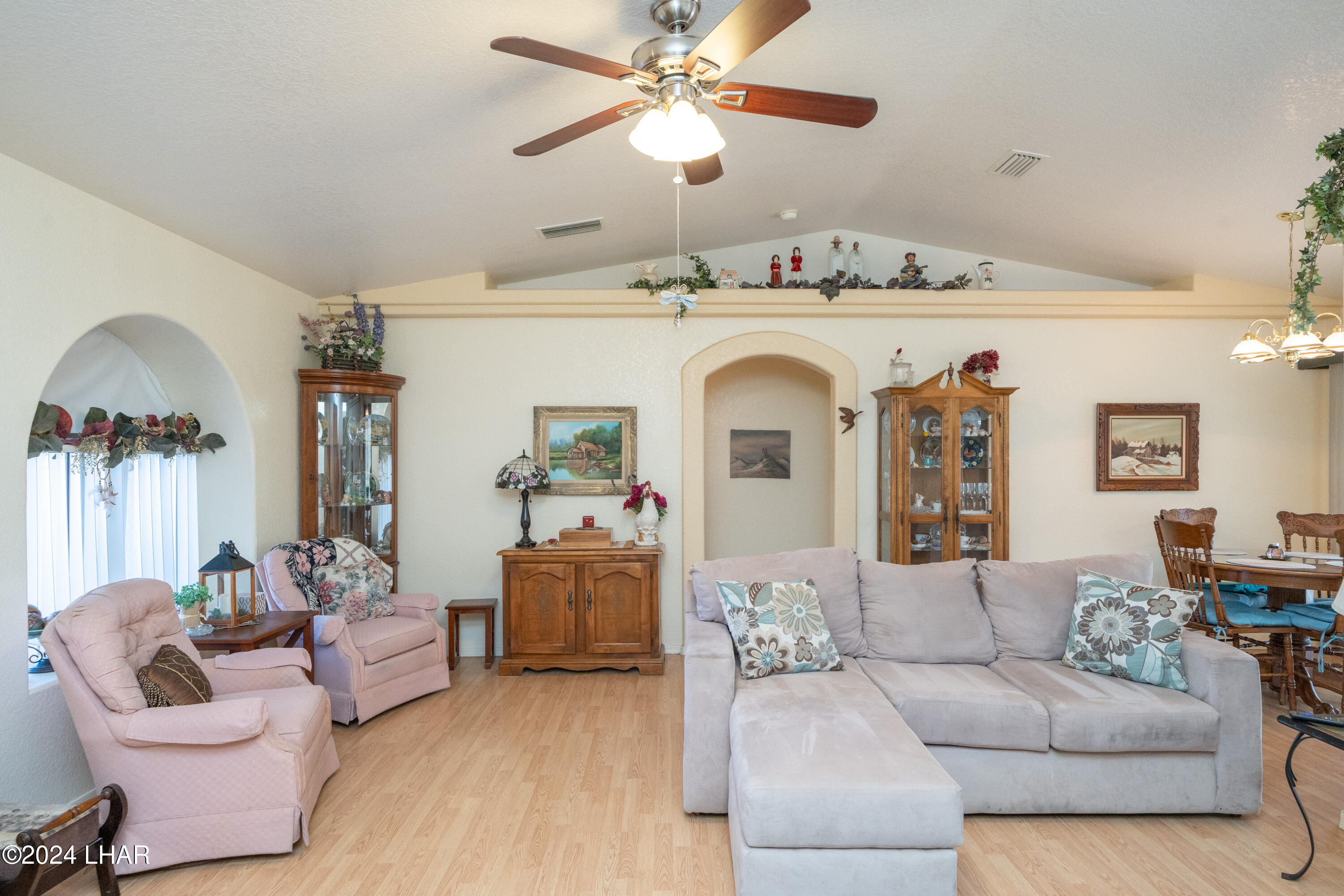 3270 Iroquois Dr