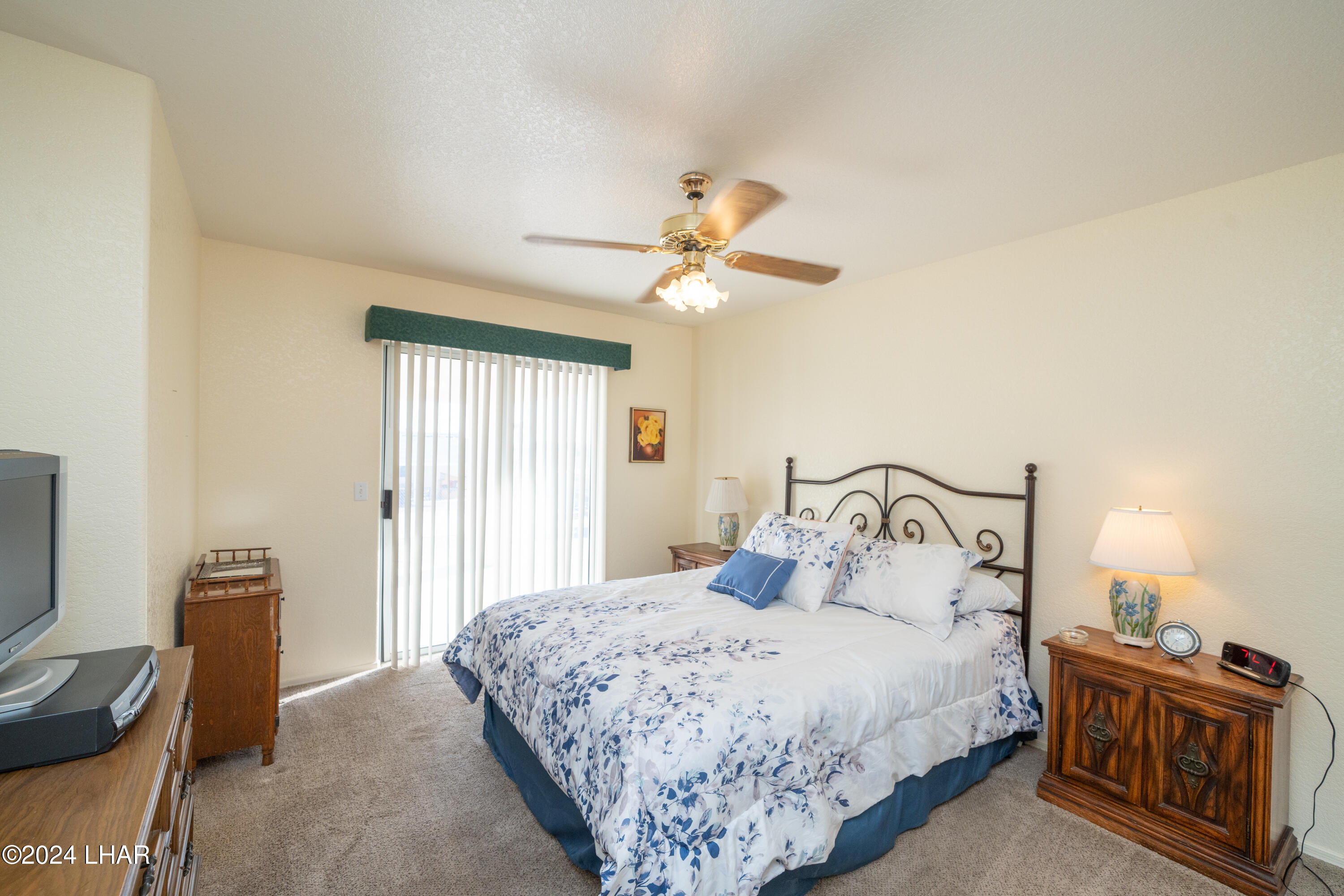 3270 Iroquois Dr