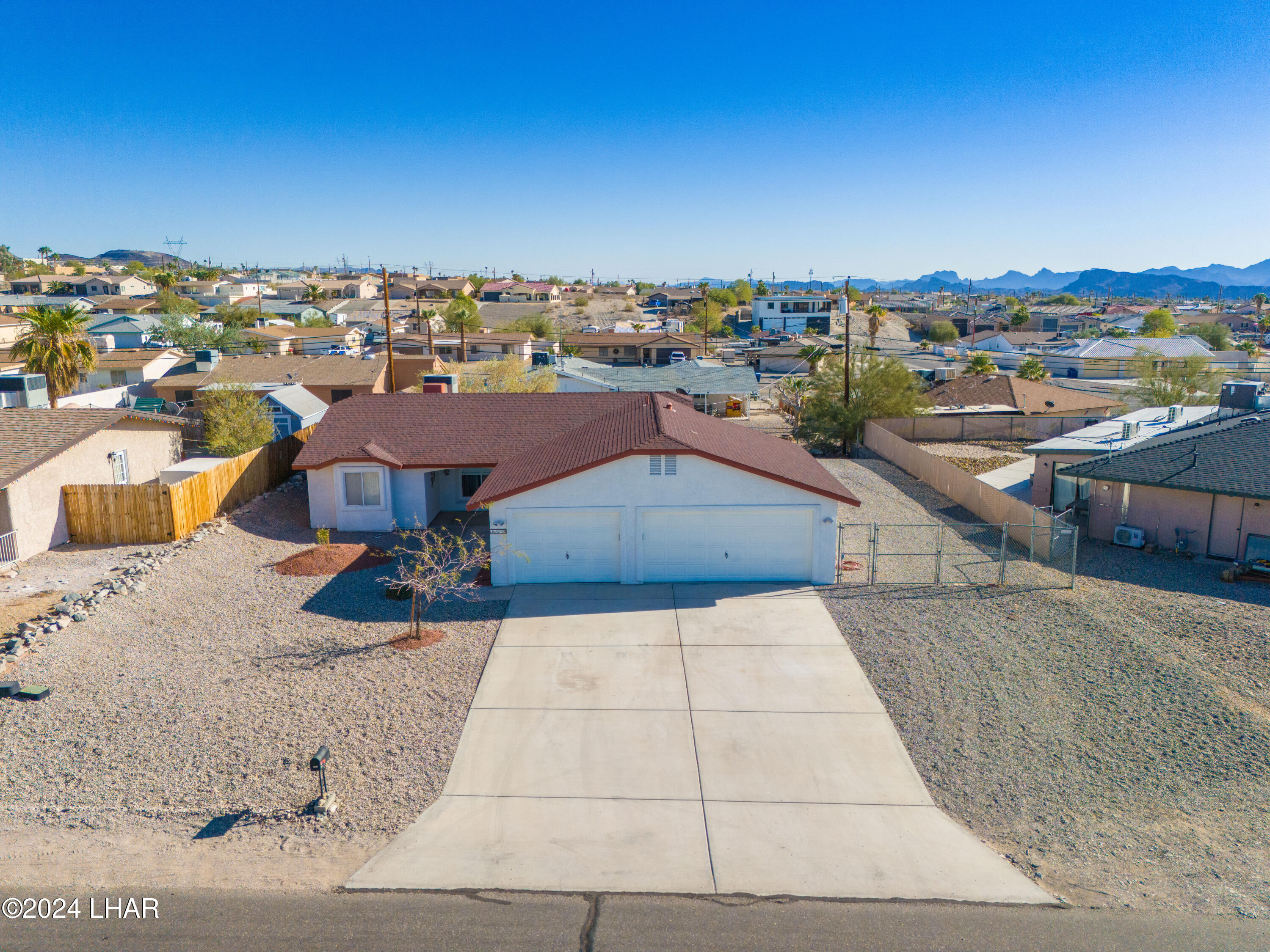 3270 Iroquois Dr
