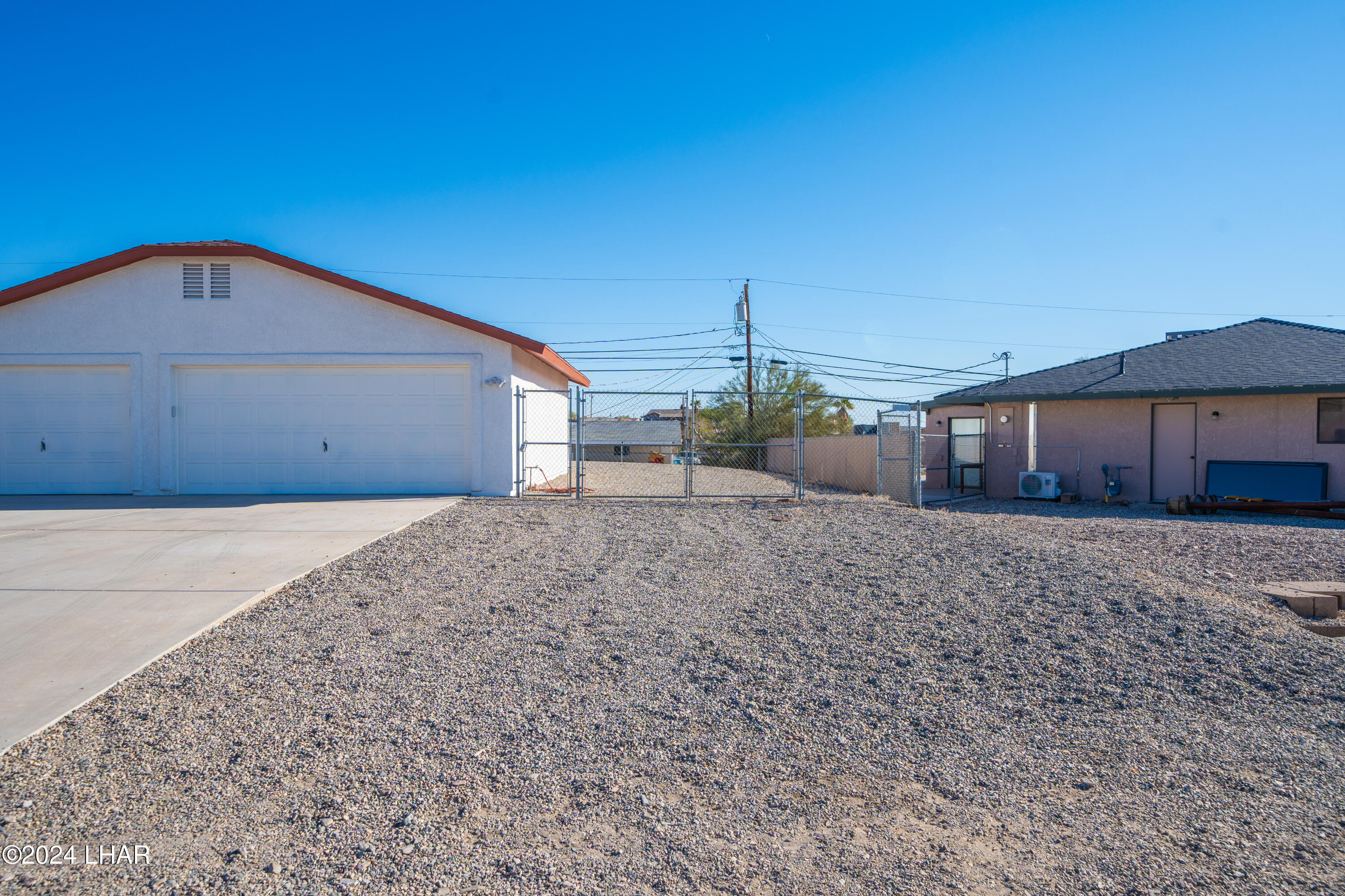 3270 Iroquois Dr