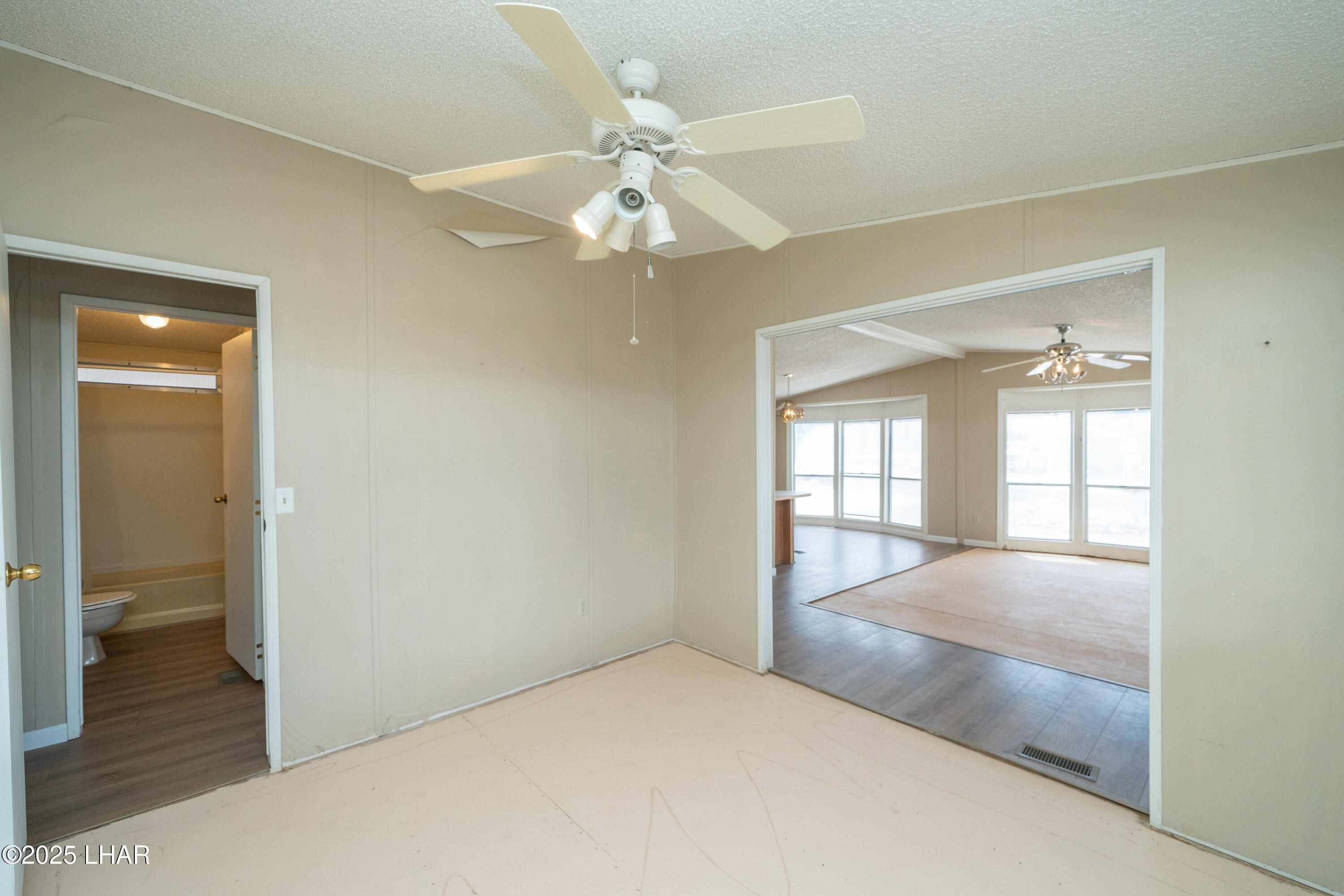 3026 Ted Ln