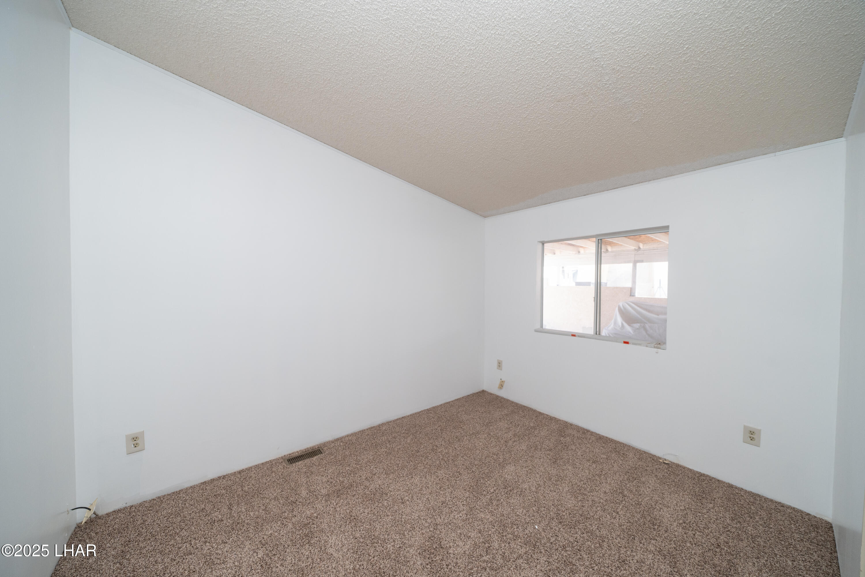 3026 Ted Ln