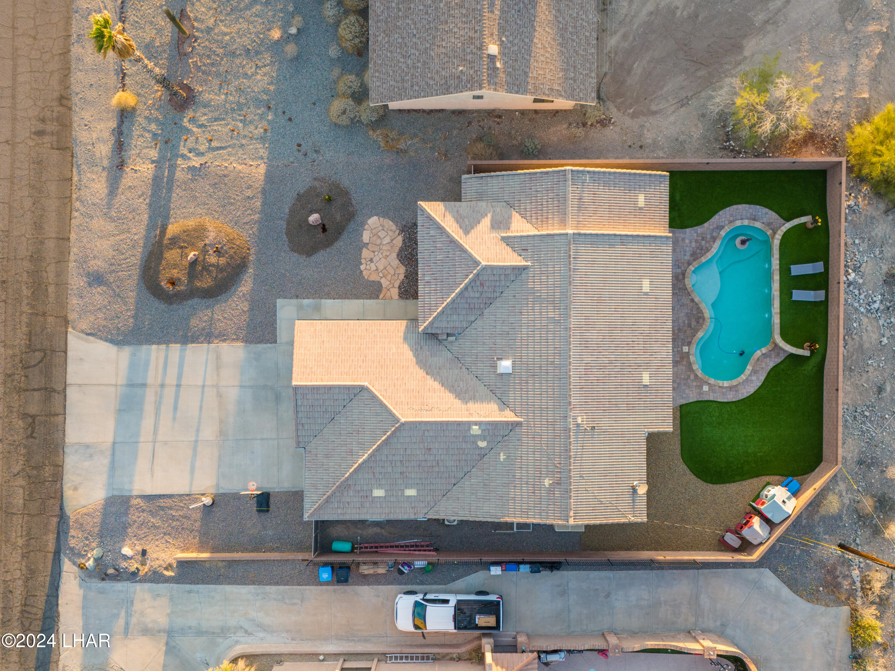 3181 Thistle Dr