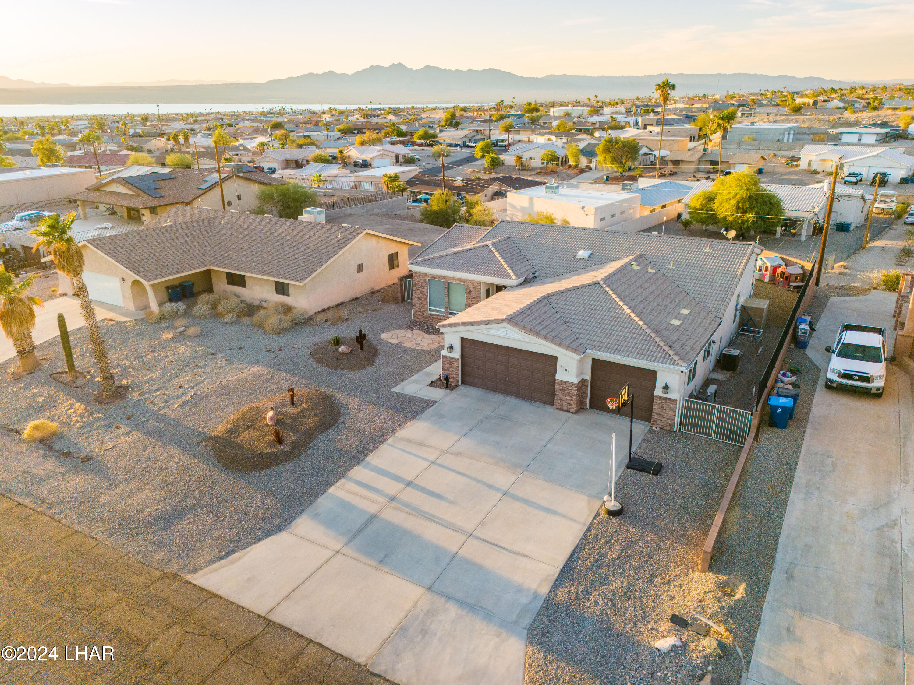 3181 Thistle Dr