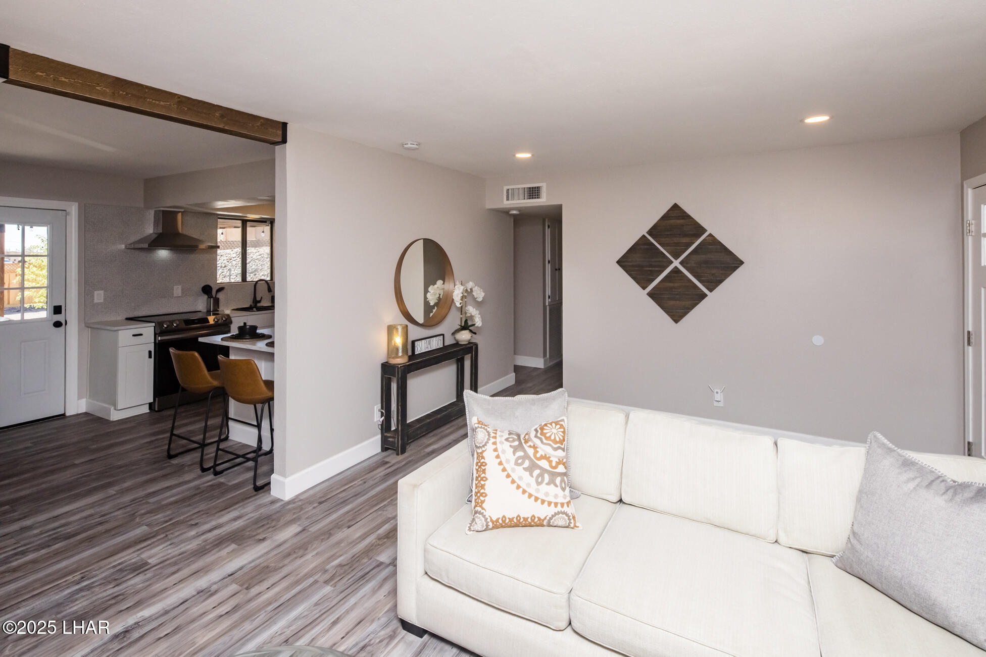 155 El Rio Dr