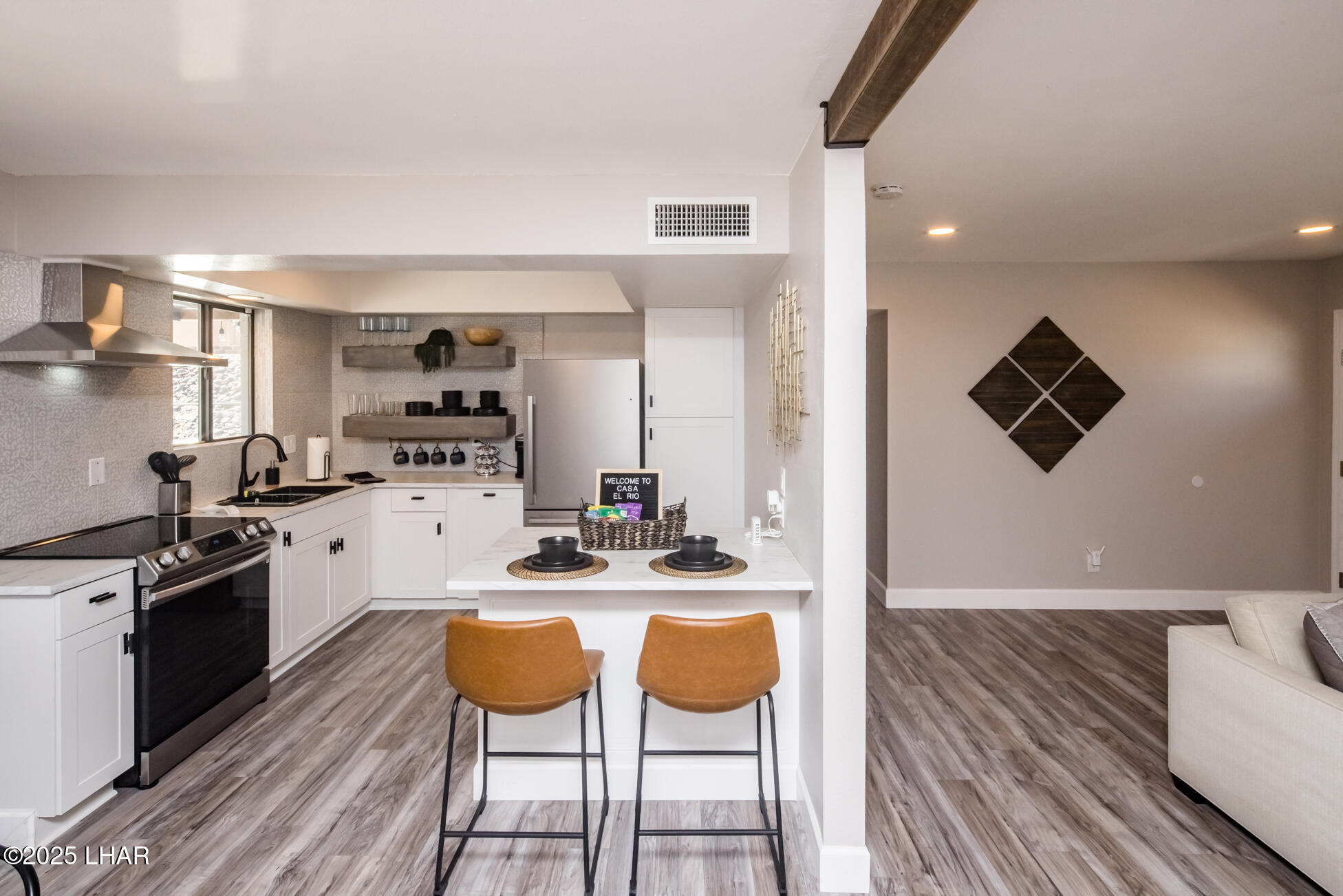 155 El Rio Dr