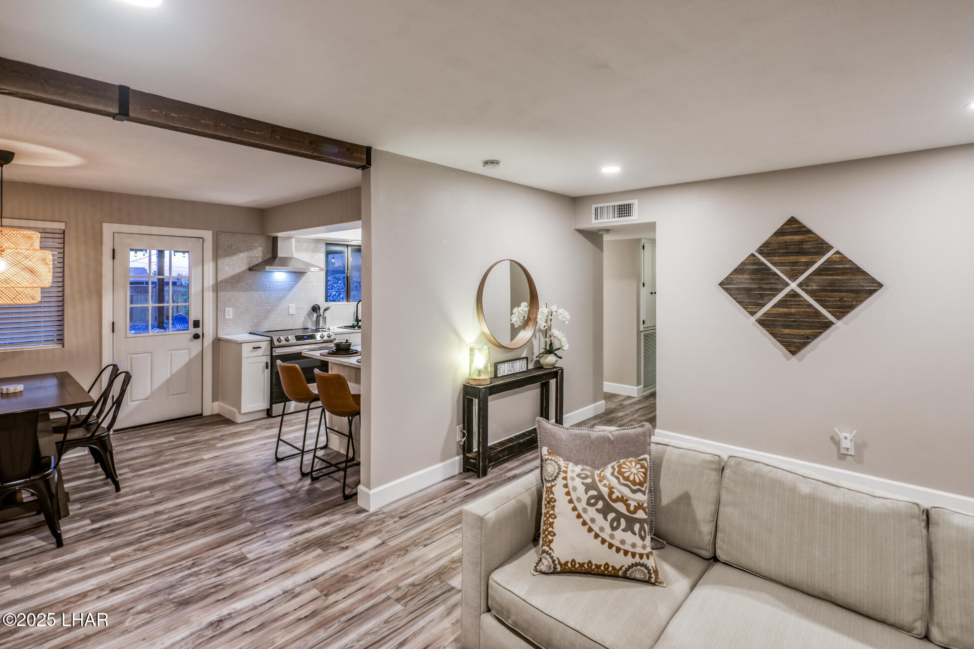 155 El Rio Dr