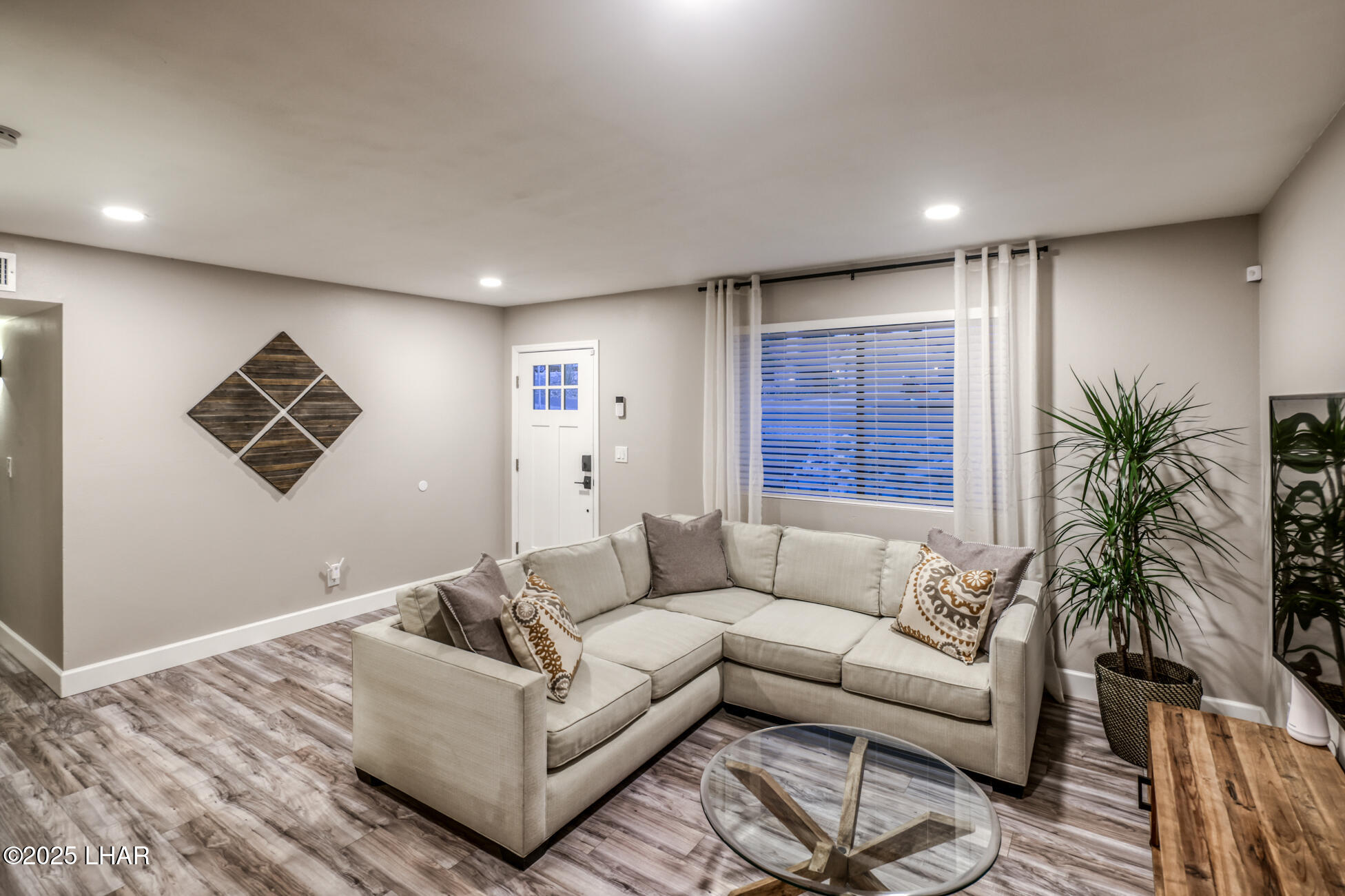 155 El Rio Dr