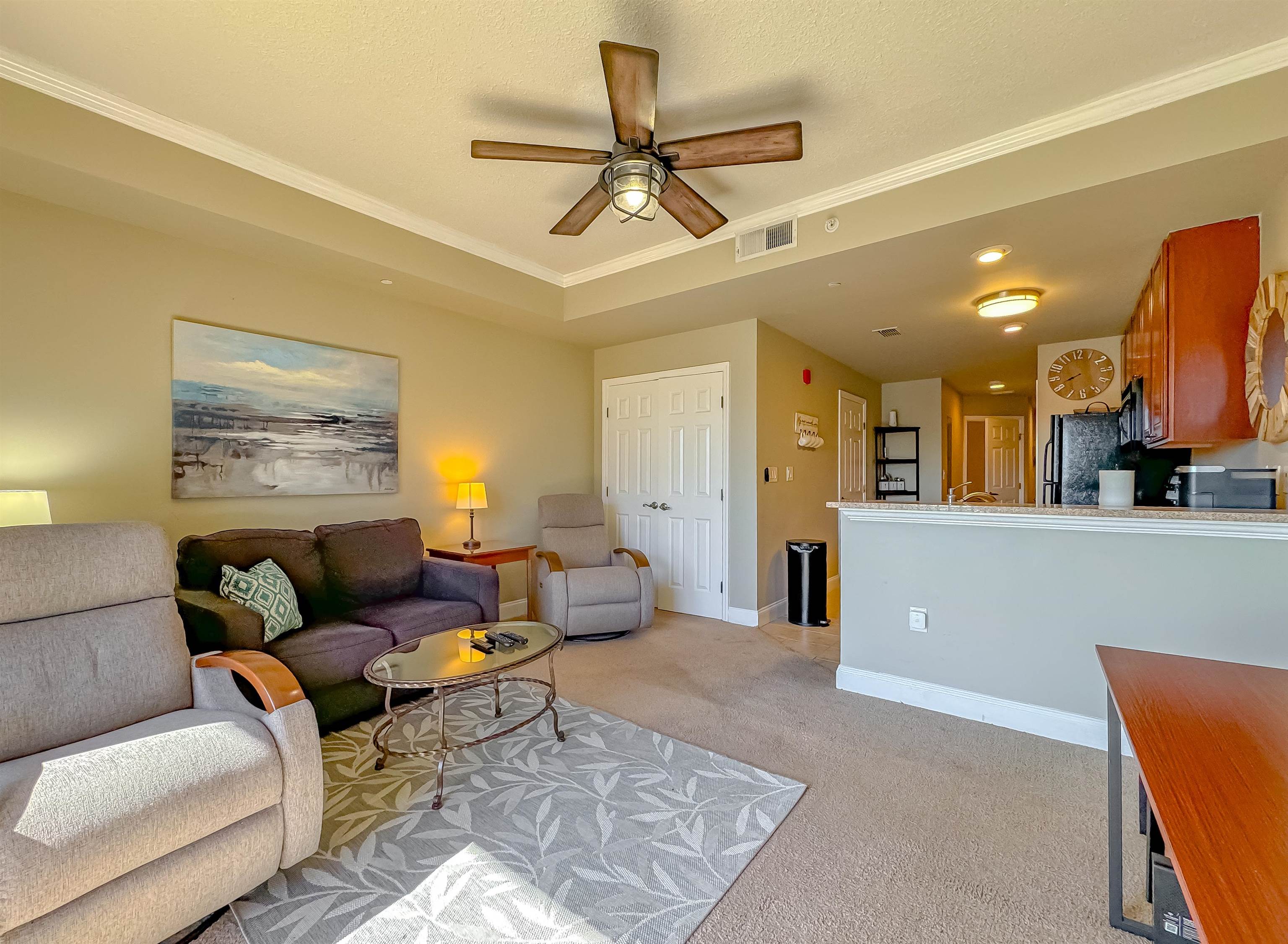 215 W College Avenue Unit: 709