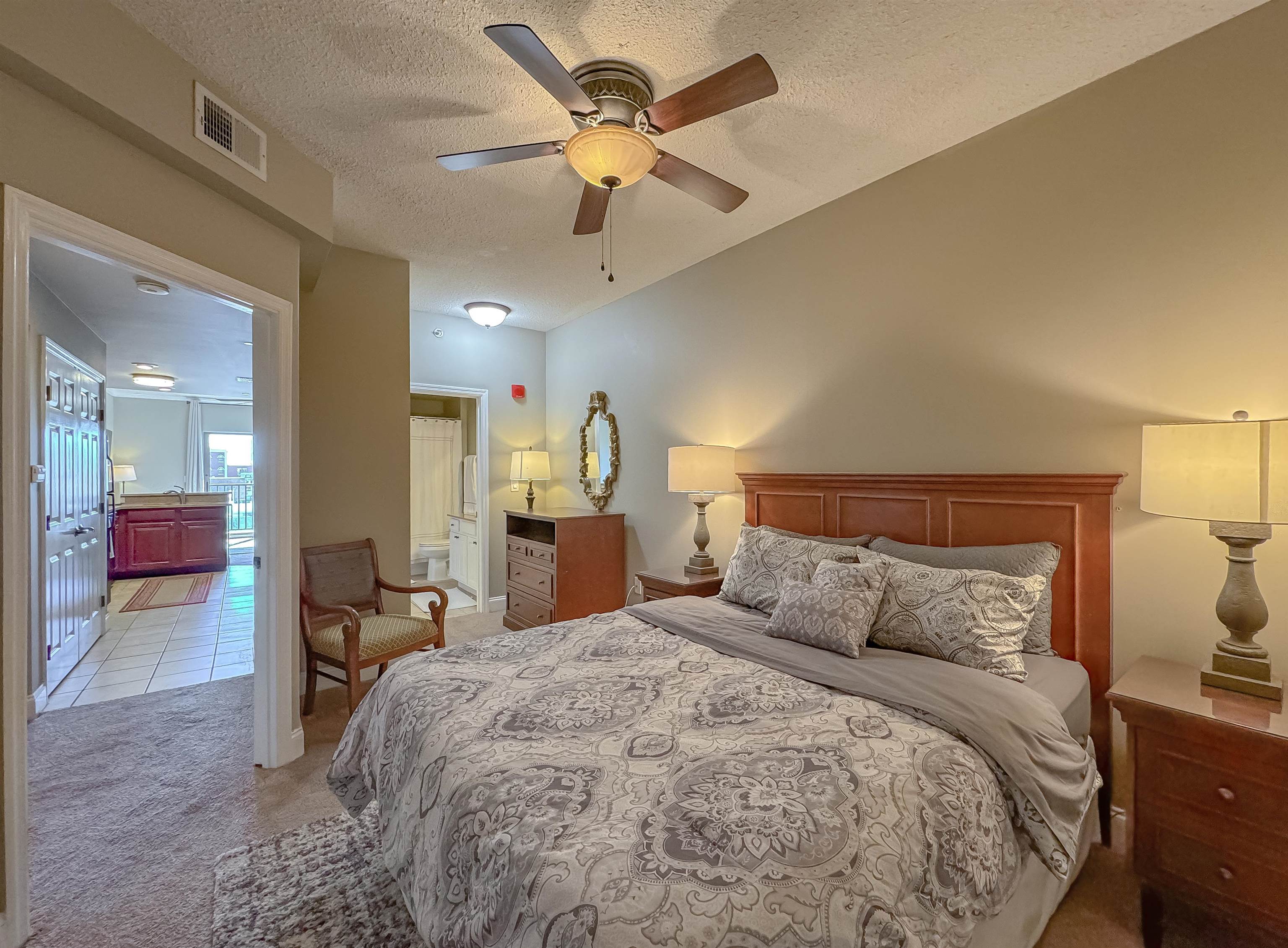 215 W College Avenue Unit: 709
