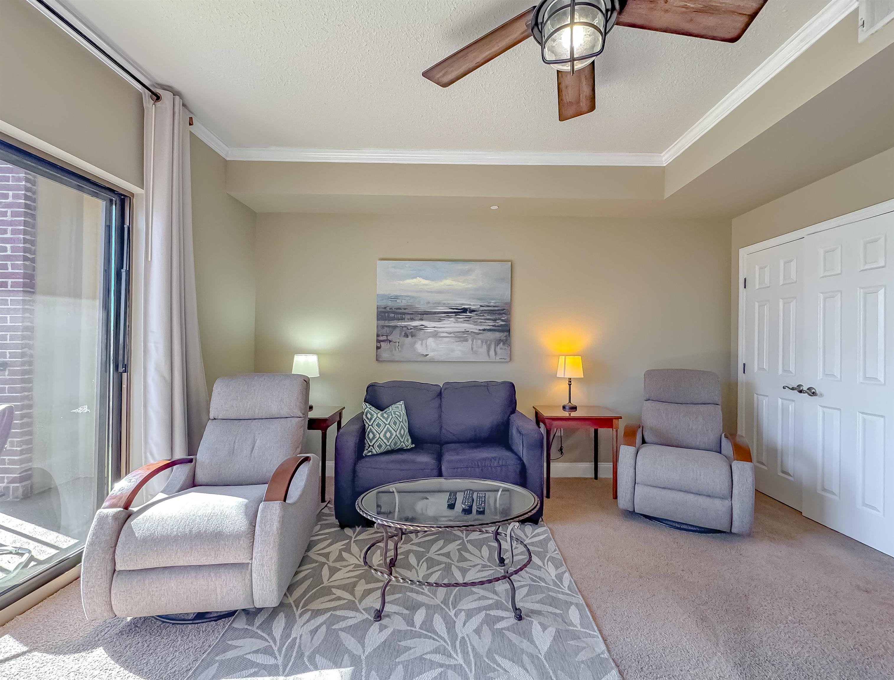215 W College Avenue Unit: 709