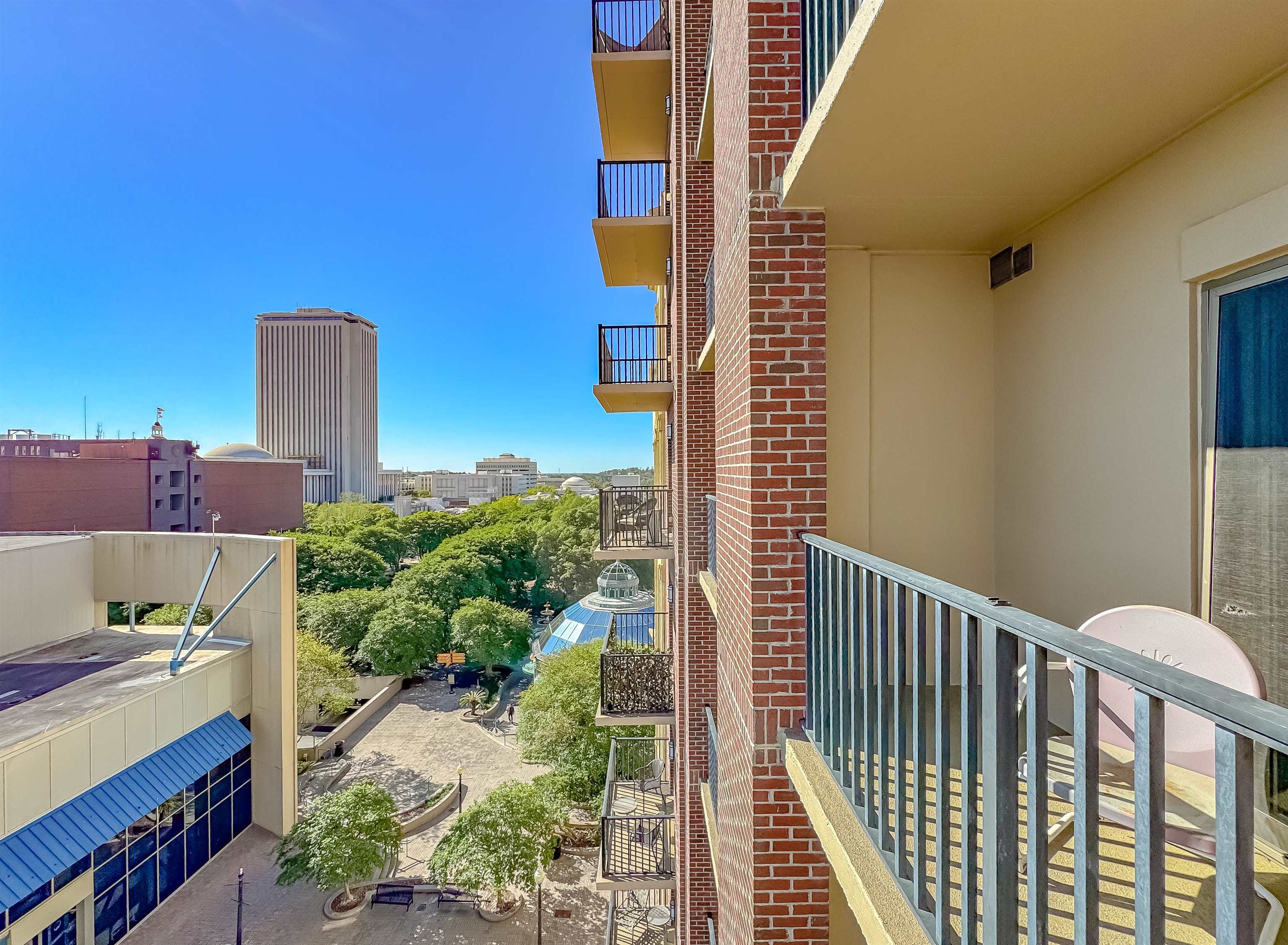 215 W College Avenue Unit: 709