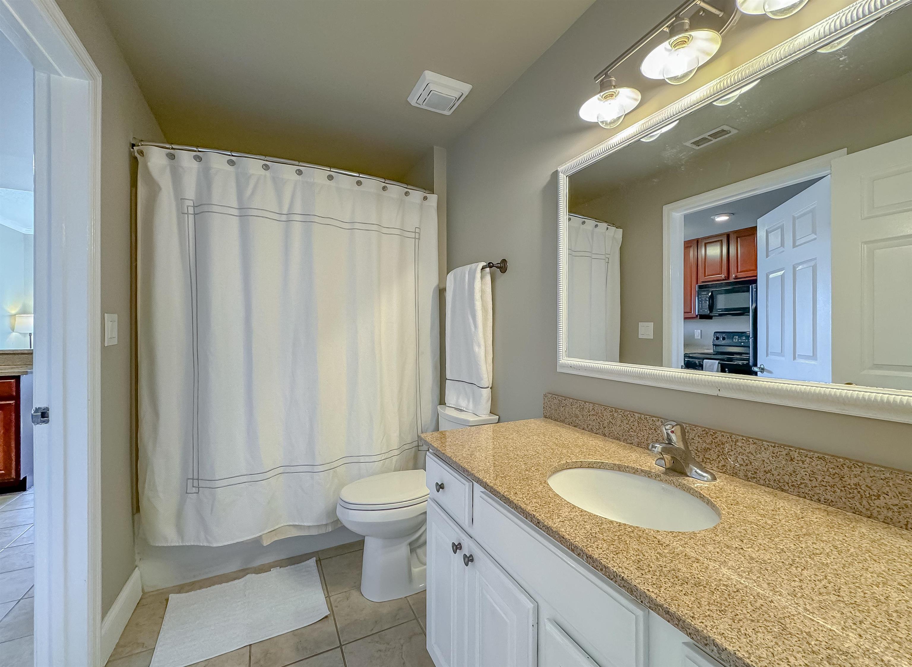 215 W College Avenue Unit: 709