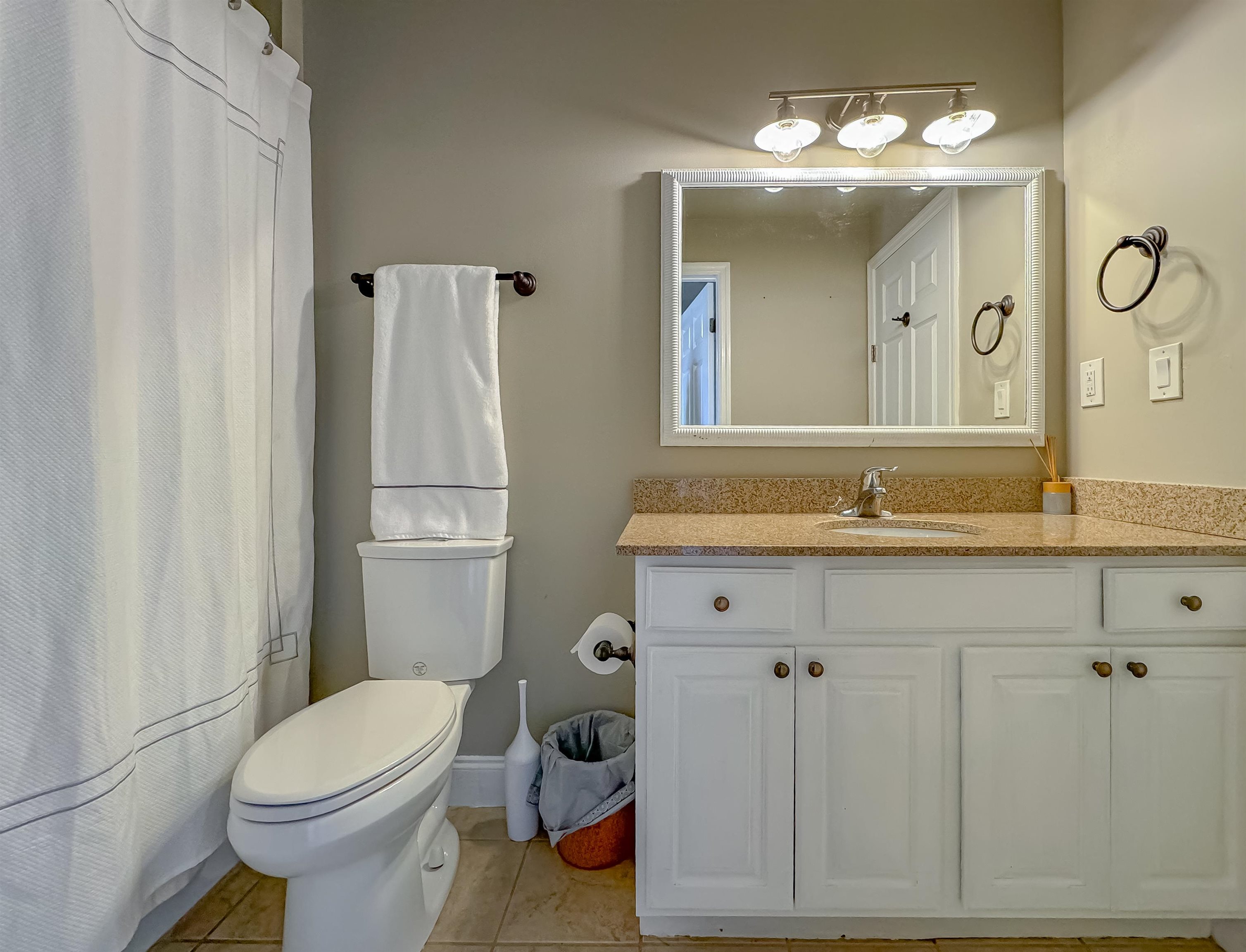 215 W College Avenue Unit: 709