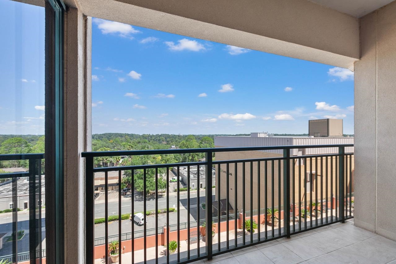121 N Monroe Street Unit: 8010