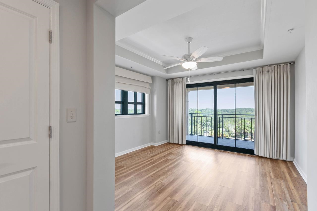 121 N Monroe Street Unit: 8010