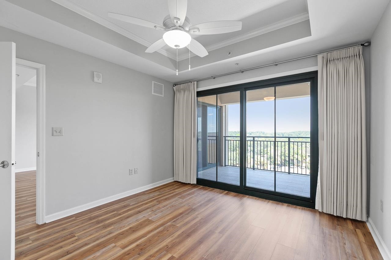 121 N Monroe Street Unit: 8010
