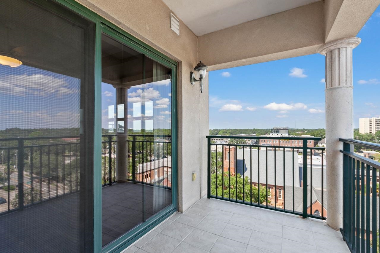121 N Monroe Street Unit: 8010