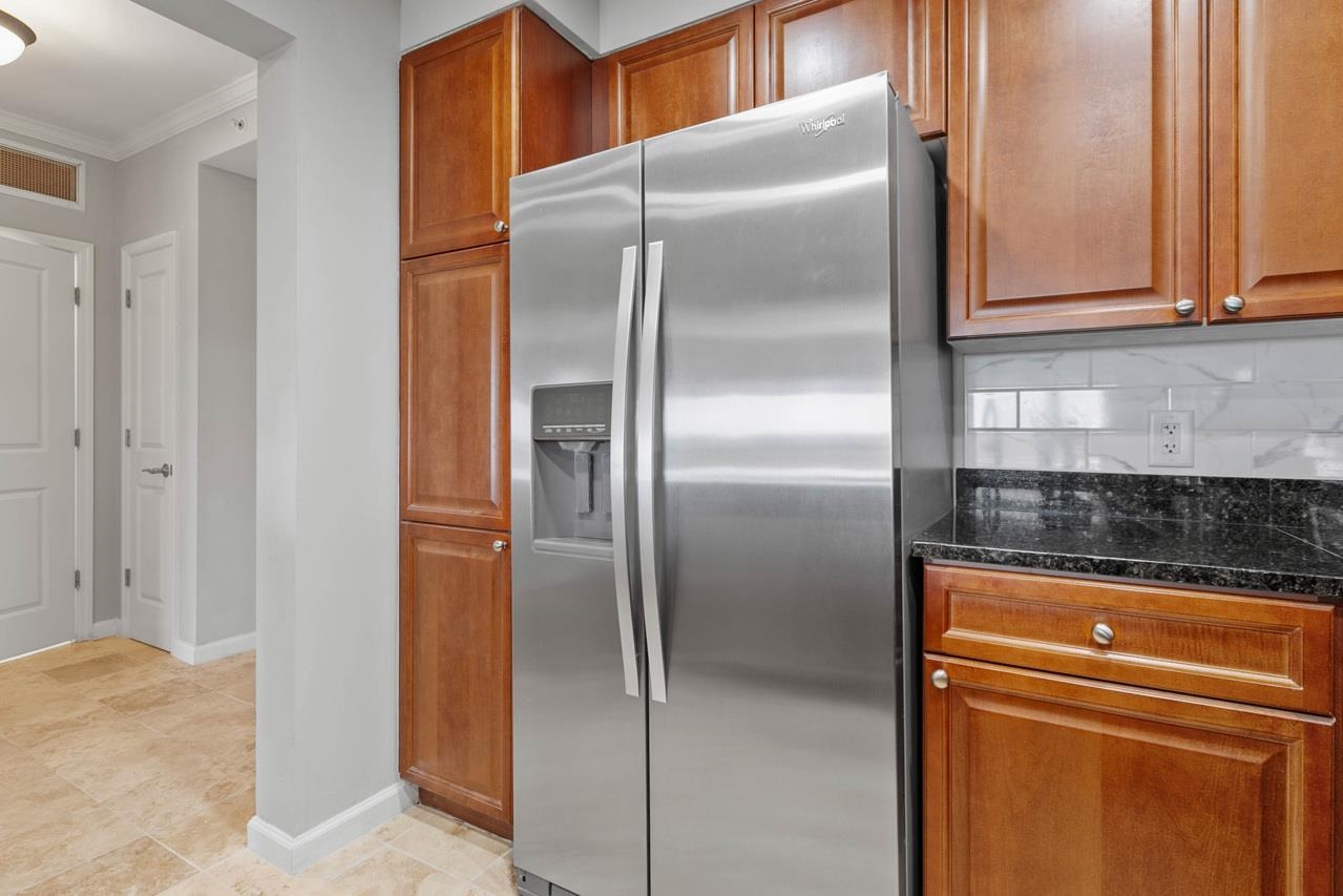 121 N Monroe Street Unit: 8010