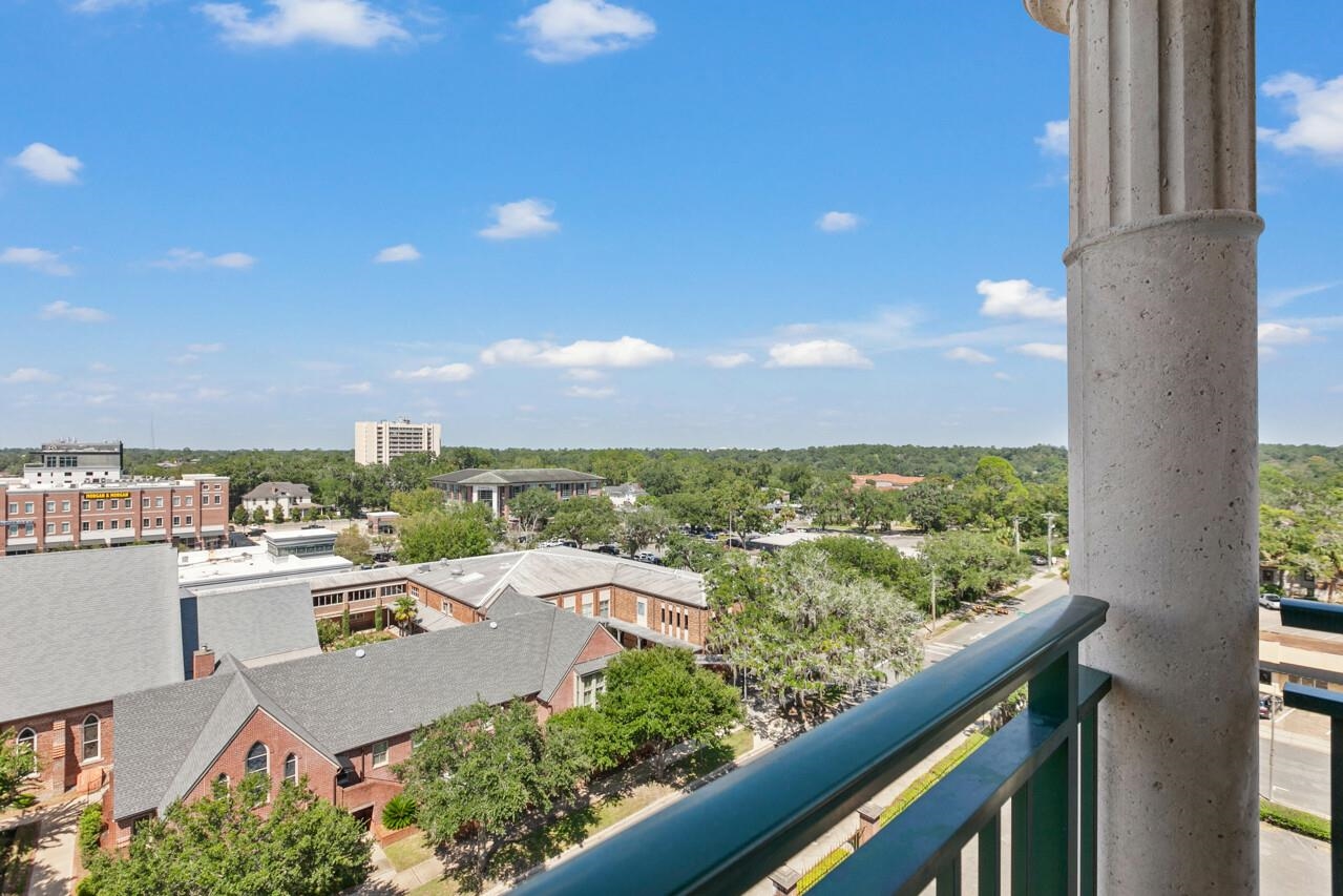 121 N Monroe Street Unit: 8010
