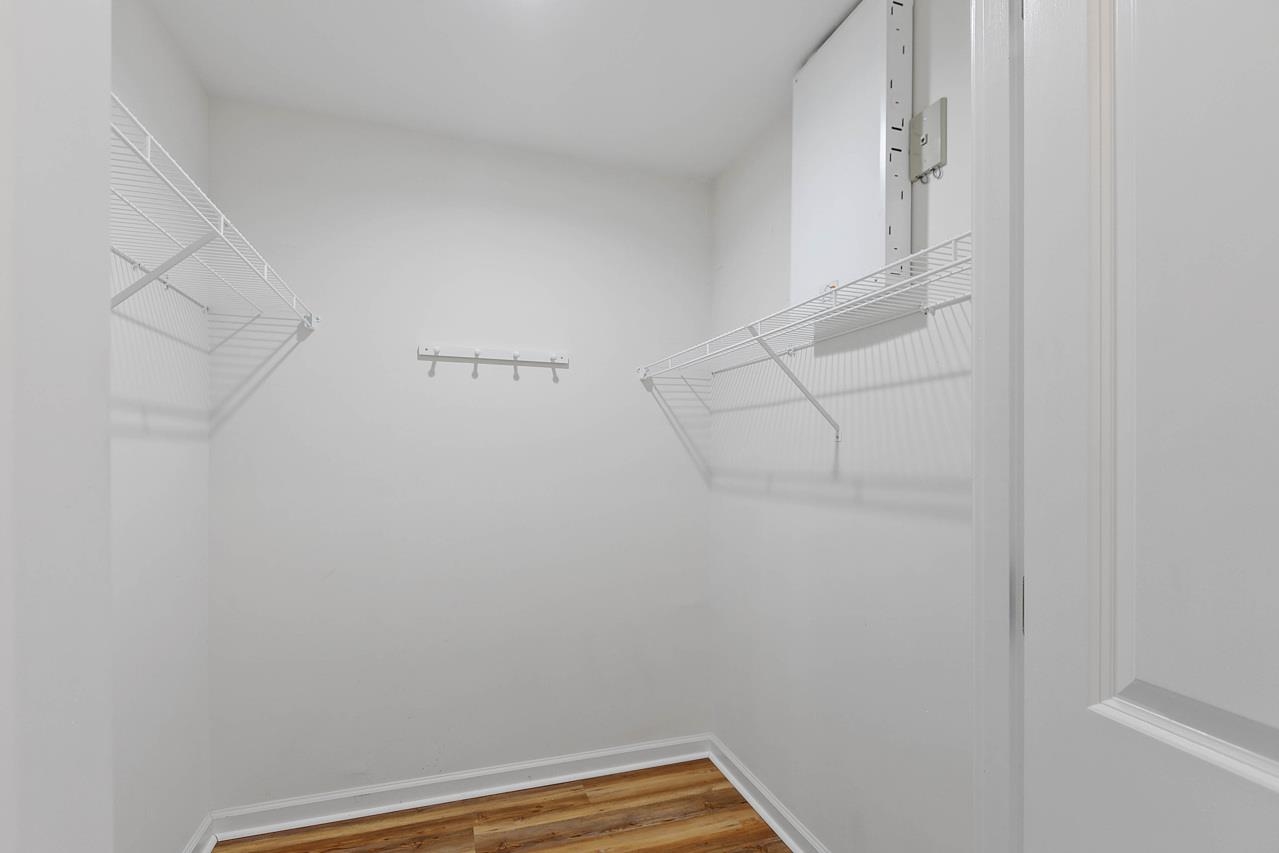 121 N Monroe Street Unit: 8010