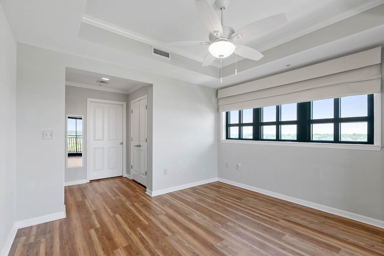121 N Monroe Street Unit: 8010