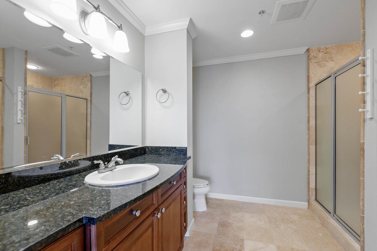 121 N Monroe Street Unit: 8010
