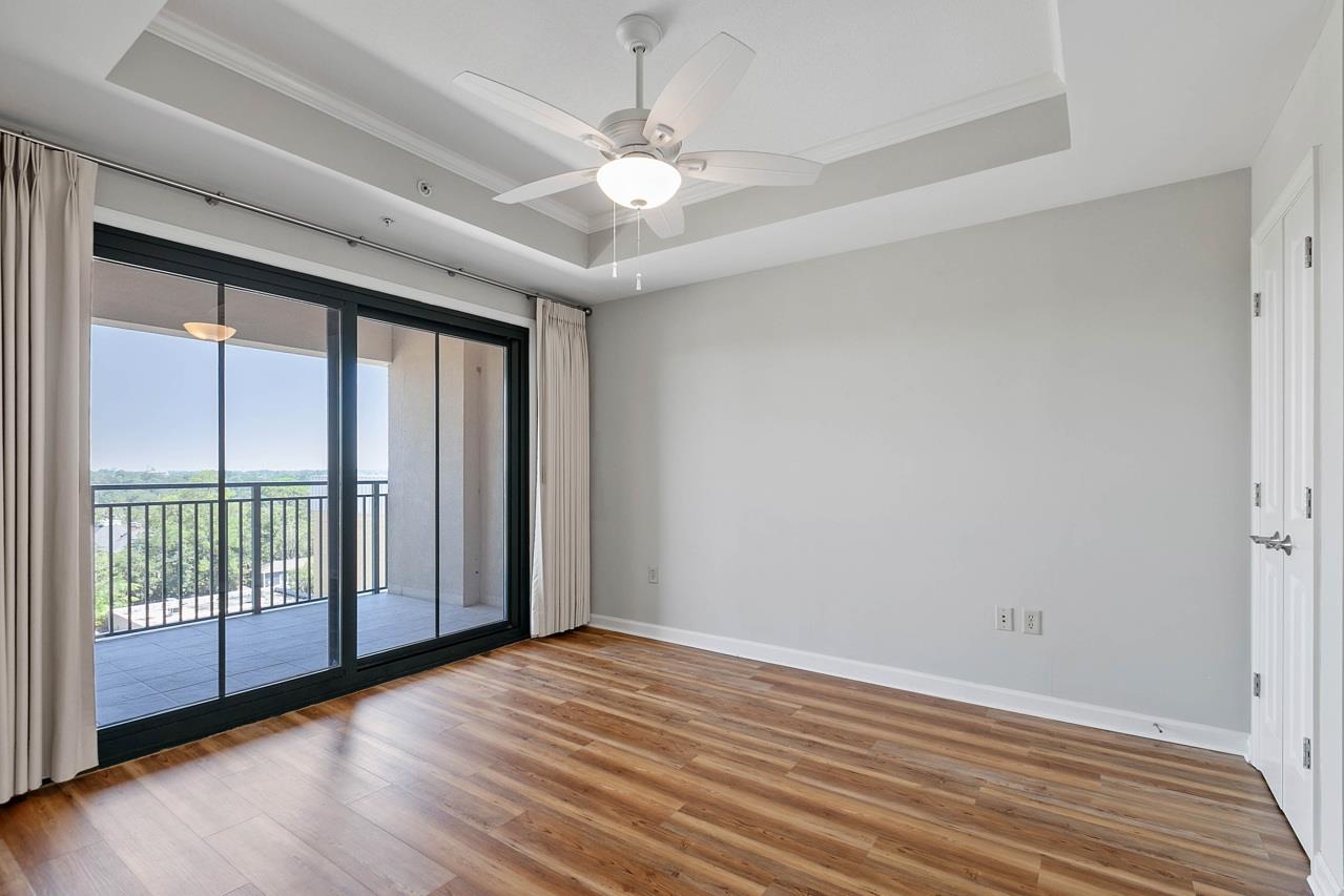 121 N Monroe Street Unit: 8010