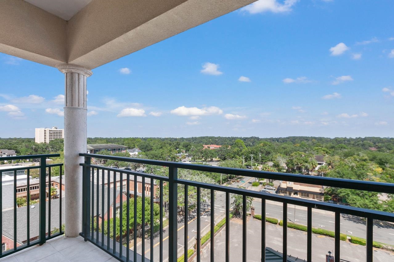 121 N Monroe Street Unit: 8010