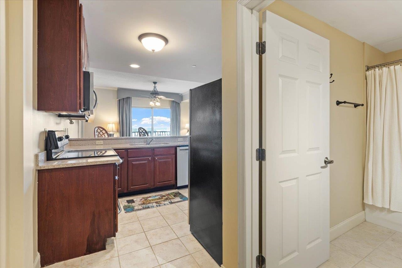 215 W College Avenue Unit: 604