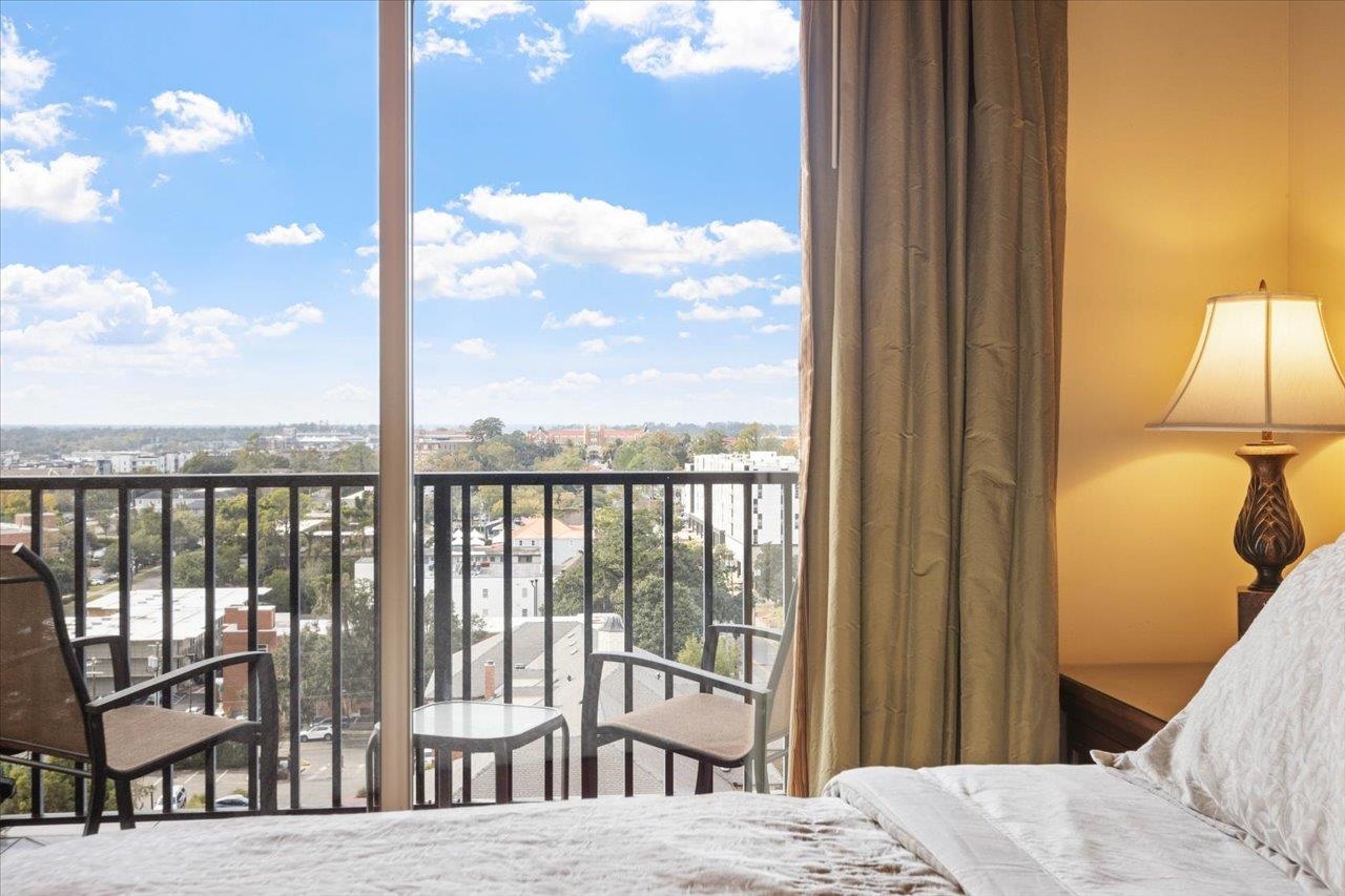 215 W College Avenue Unit: 604