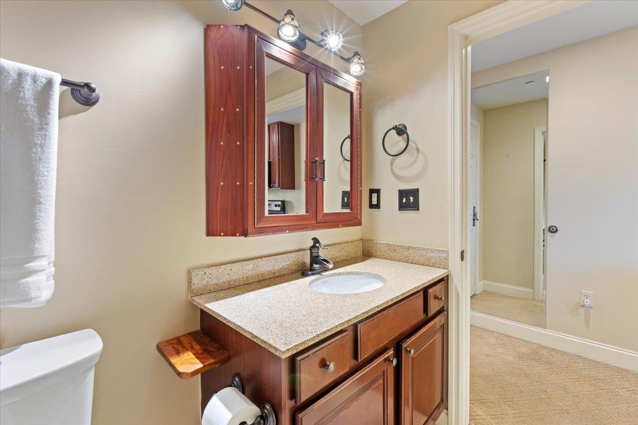 215 W College Avenue Unit: 604