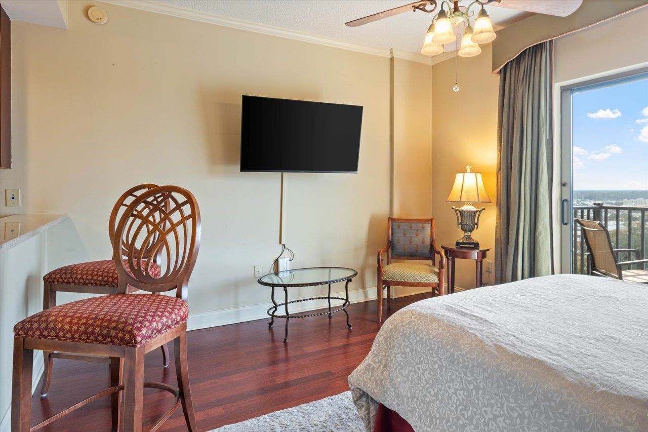 215 W College Avenue Unit: 604