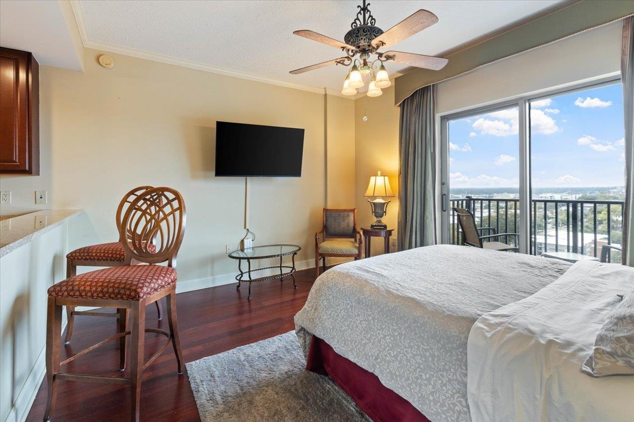 215 W College Avenue Unit: 604