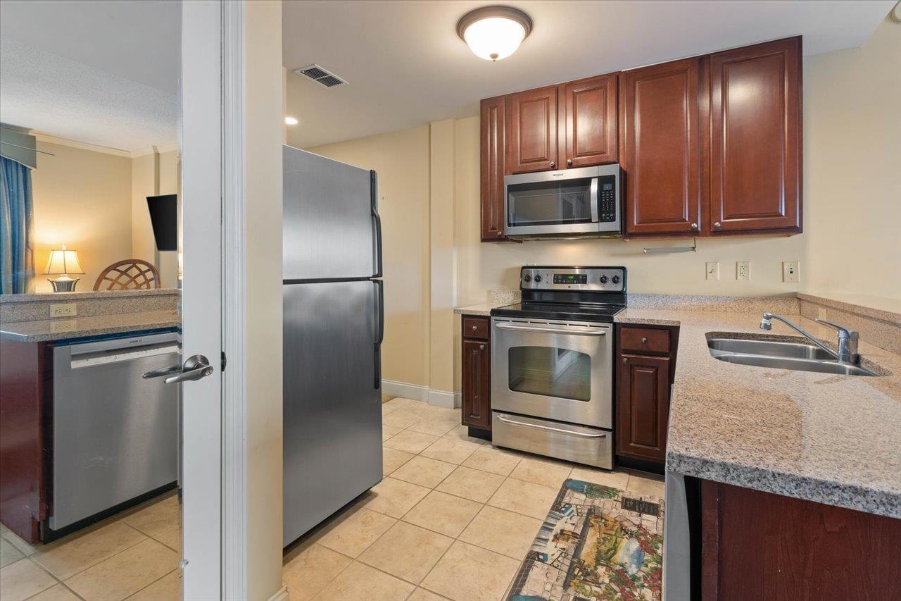 215 W College Avenue Unit: 604