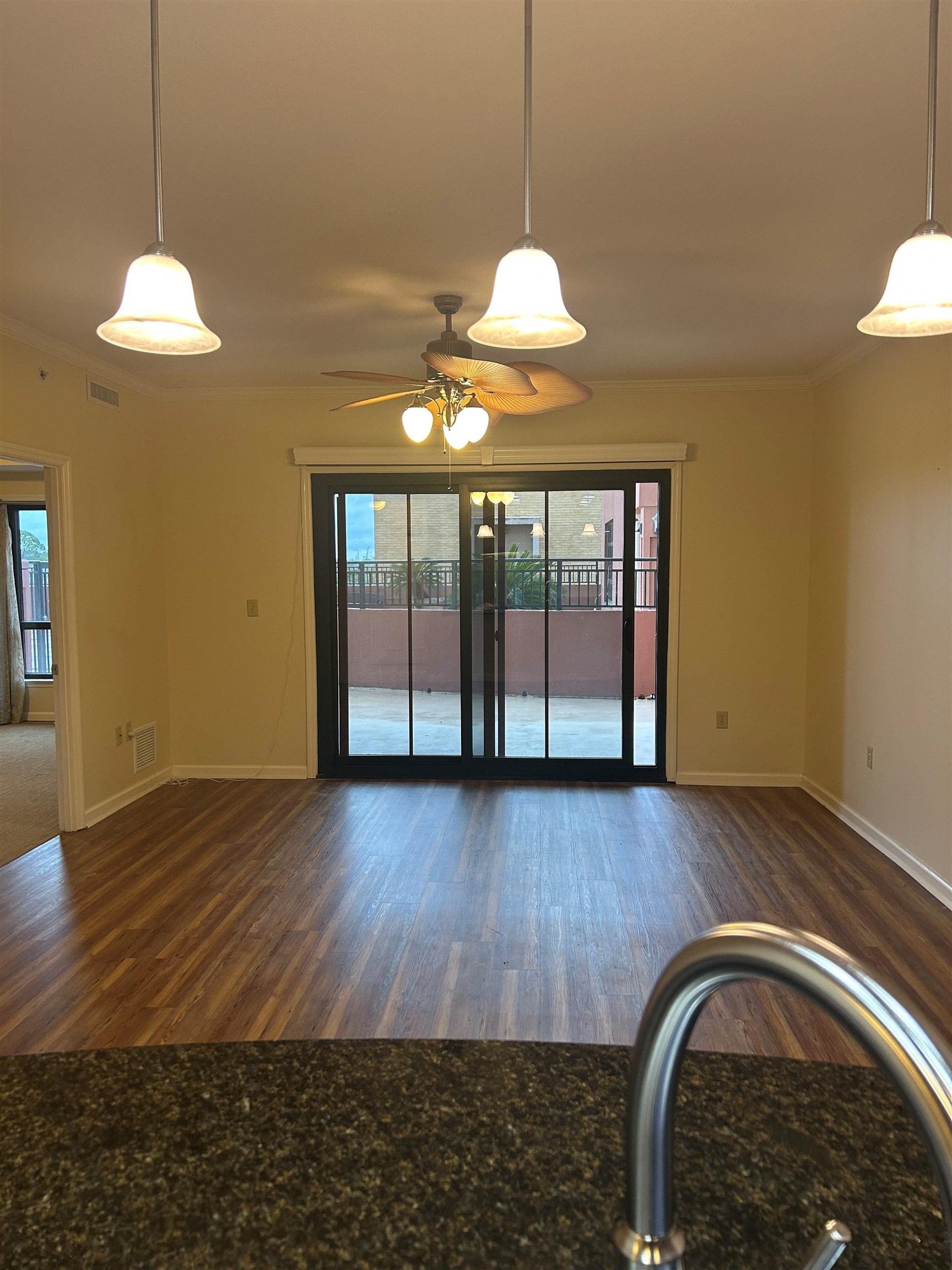 121 N Monroe Street Unit: 5004
