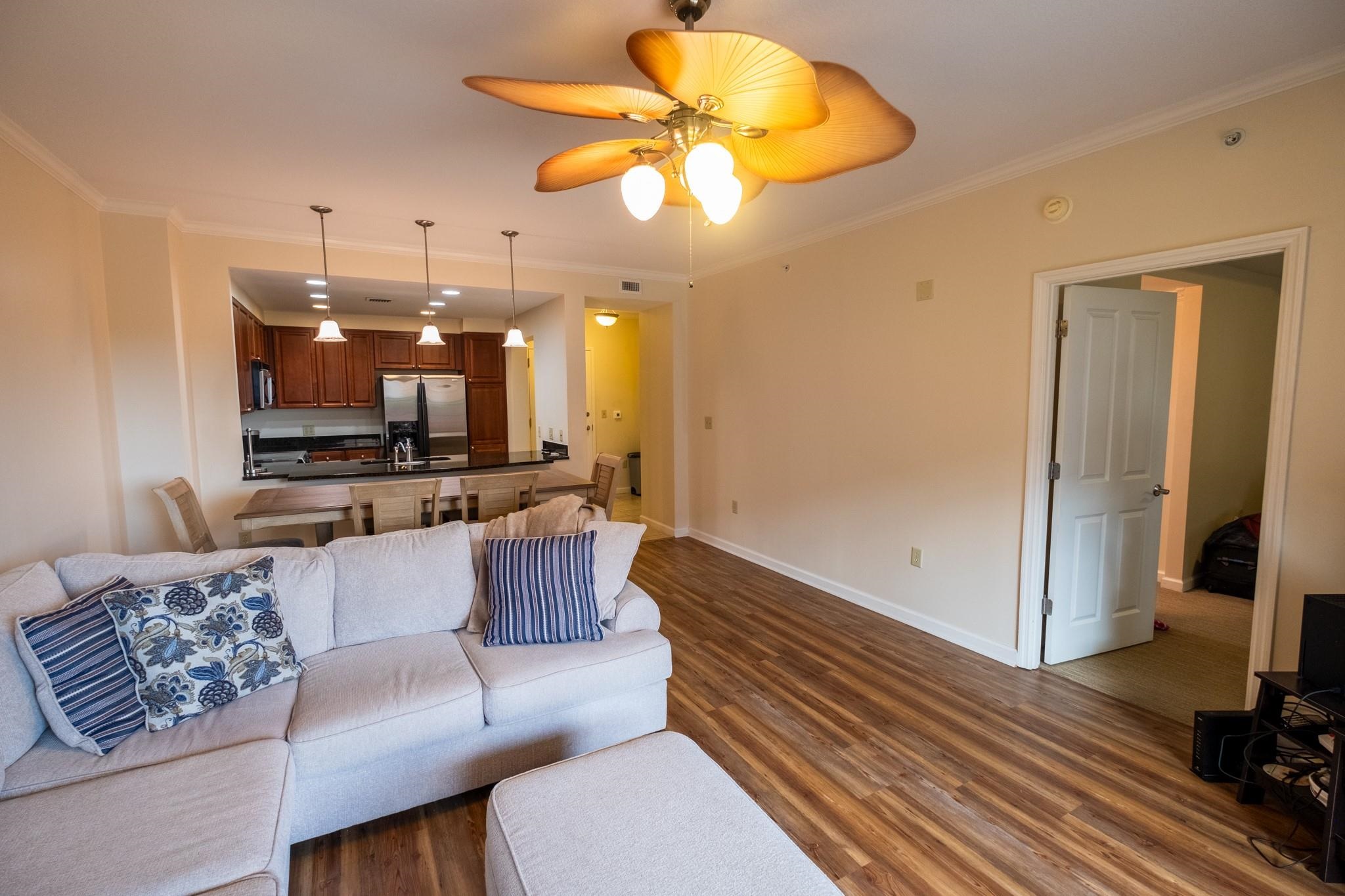 121 N Monroe Street Unit: 5004