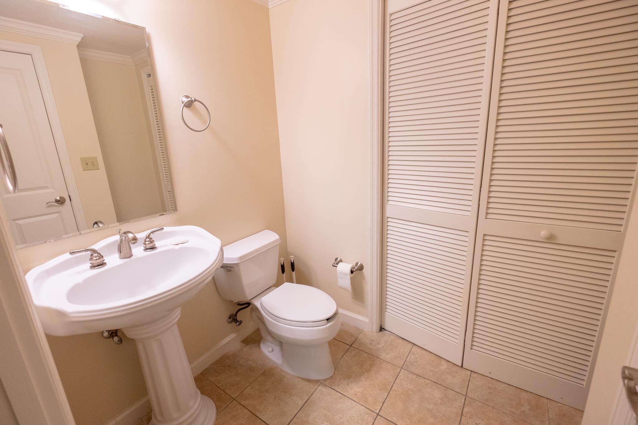 121 N Monroe Street Unit: 5004