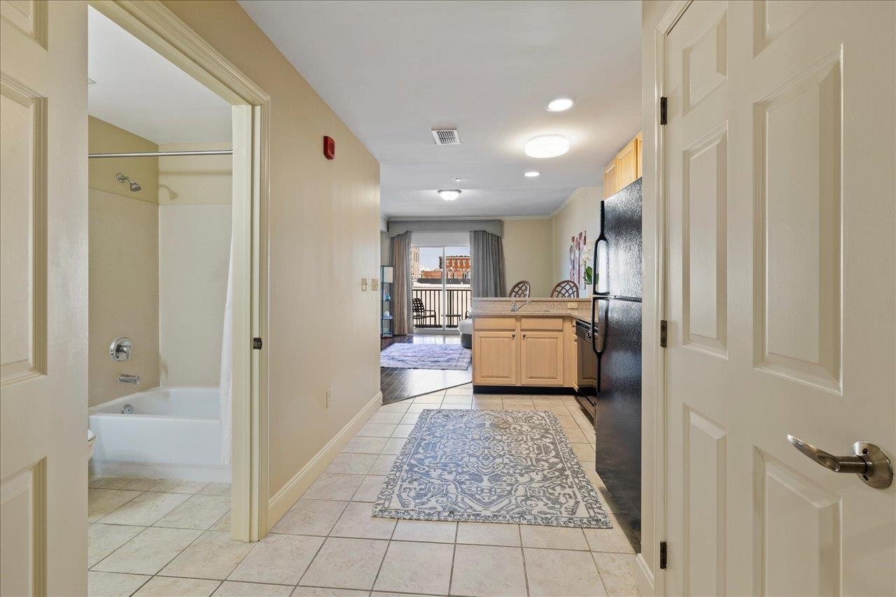 215 W COLLEGE AVE Unit 510E