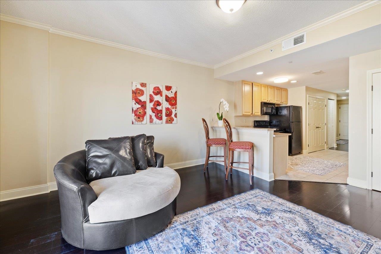 215 W COLLEGE AVE Unit 510E