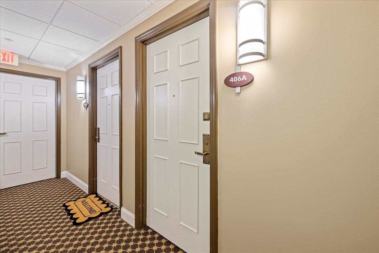 215 W College Avenue Unit: 406A