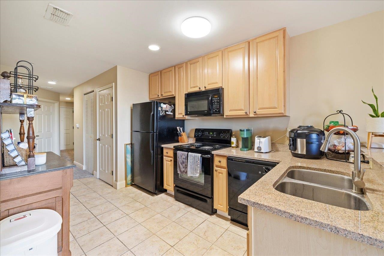 215 W College Avenue Unit: 406A