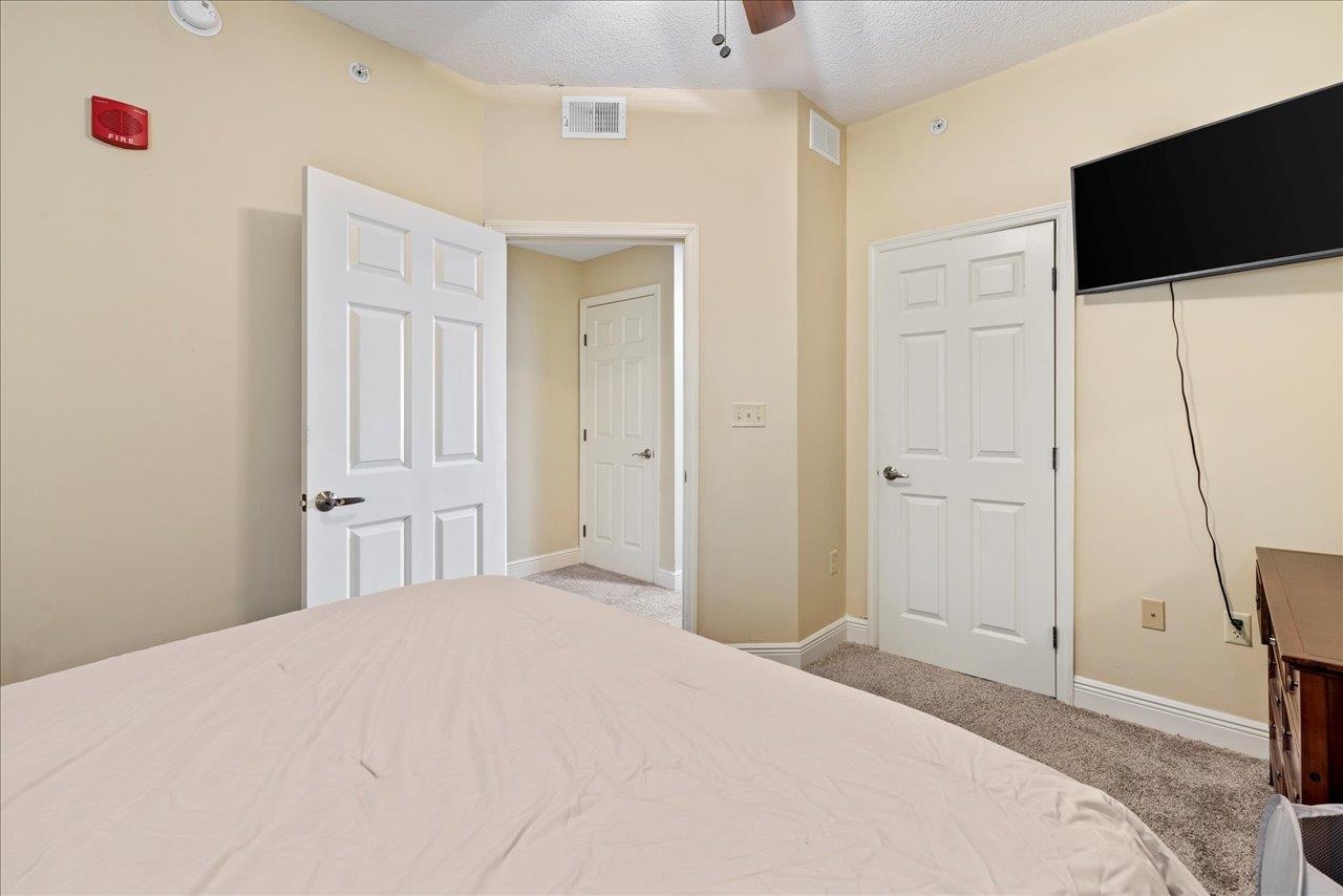 215 W College Avenue Unit: 406A