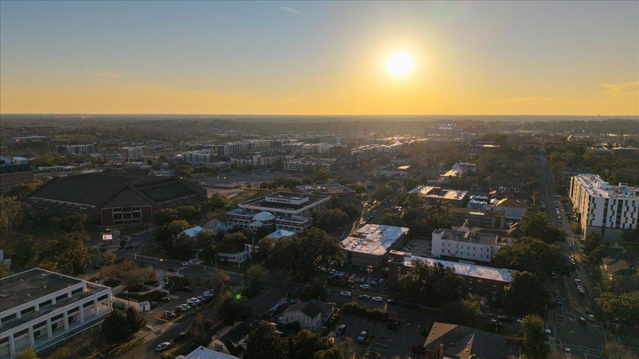 215 W College Avenue Unit: 406A
