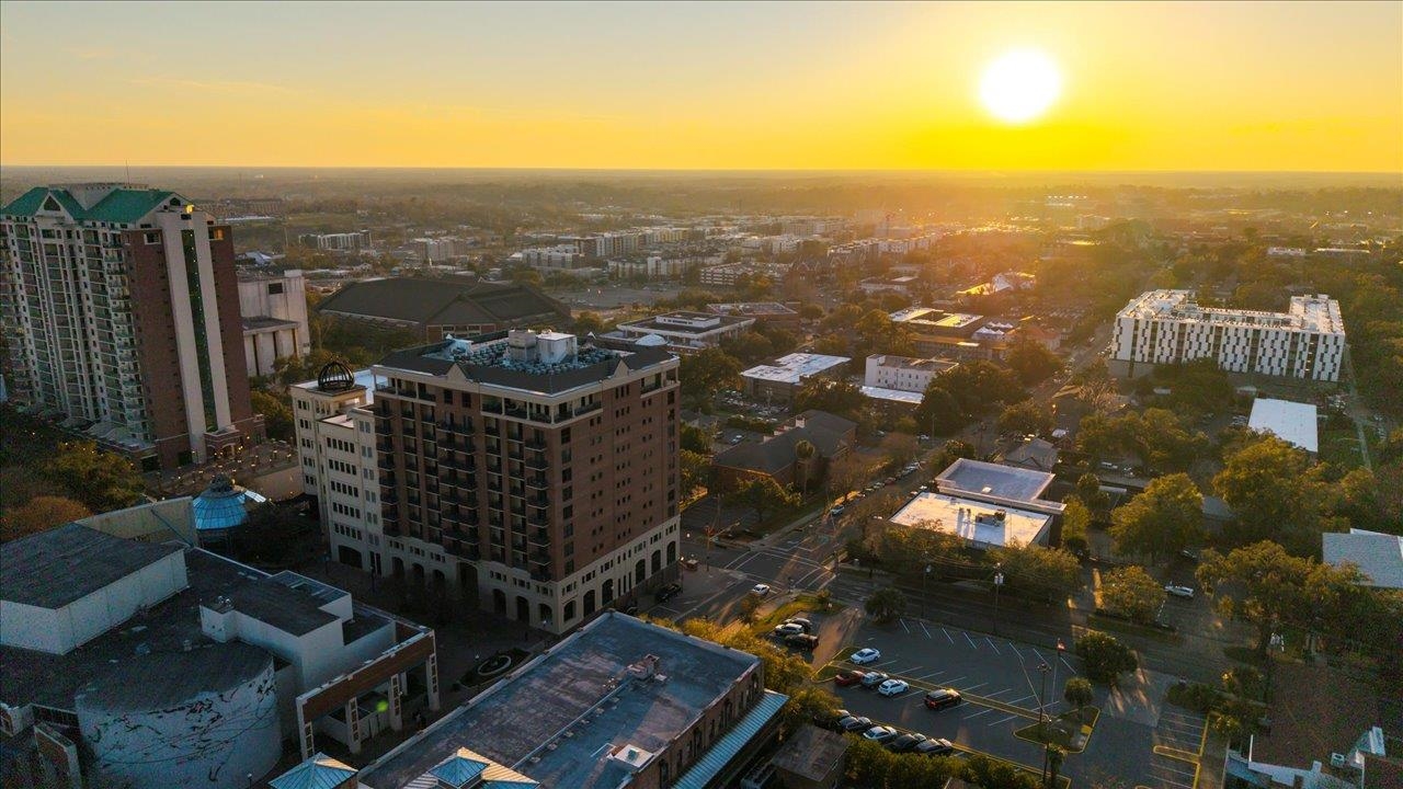 215 W College Avenue Unit: 406A