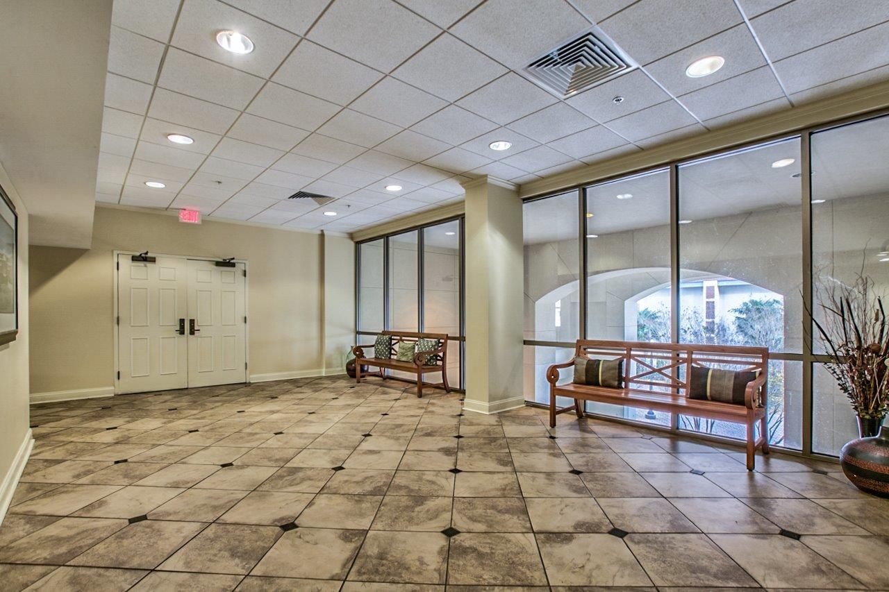 215 W College Avenue Unit: 406A
