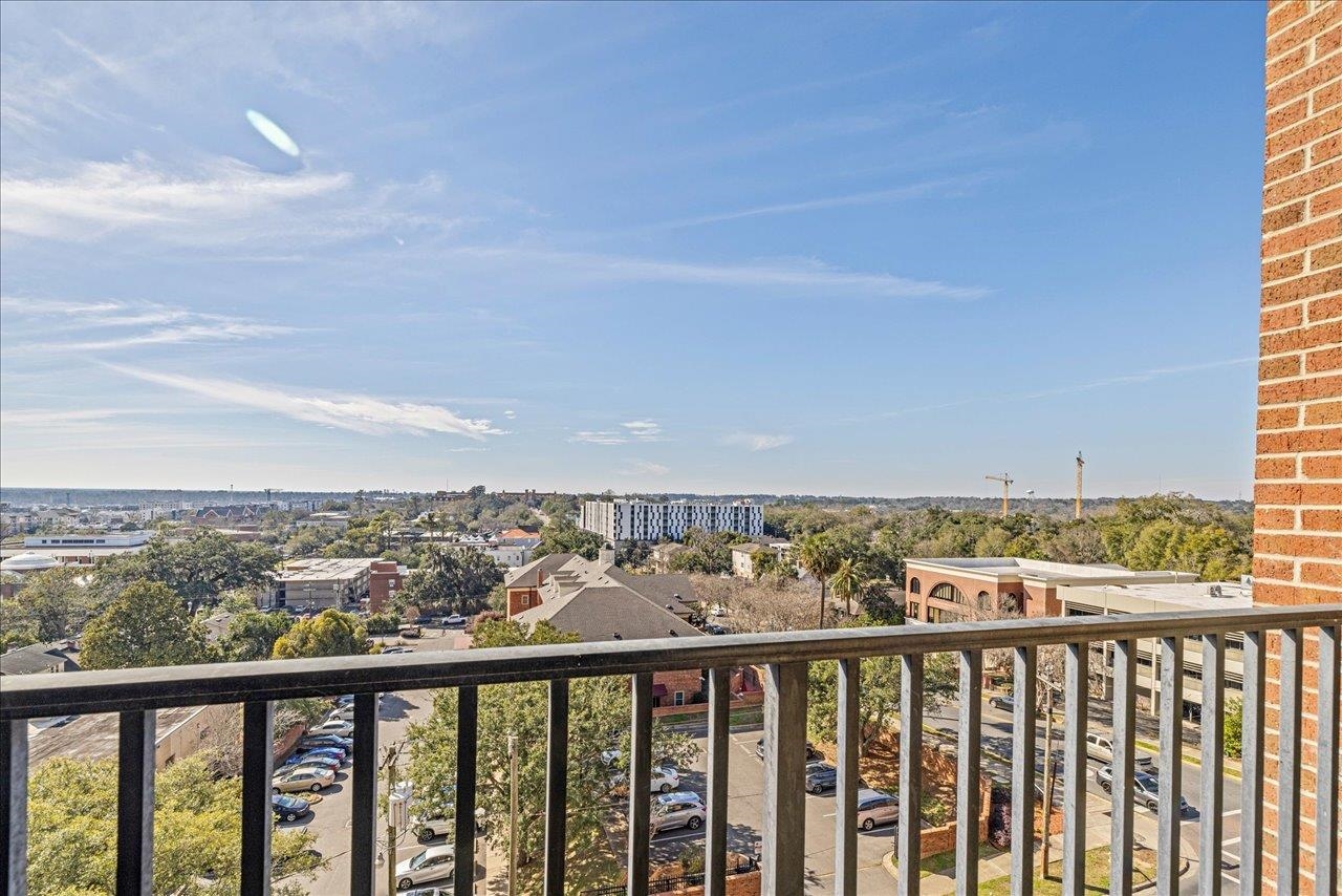 215 W College Avenue Unit: 406A
